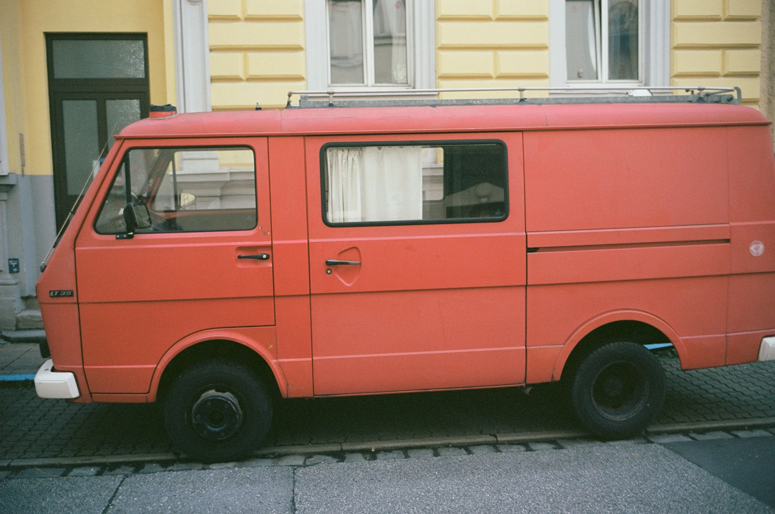 peach van