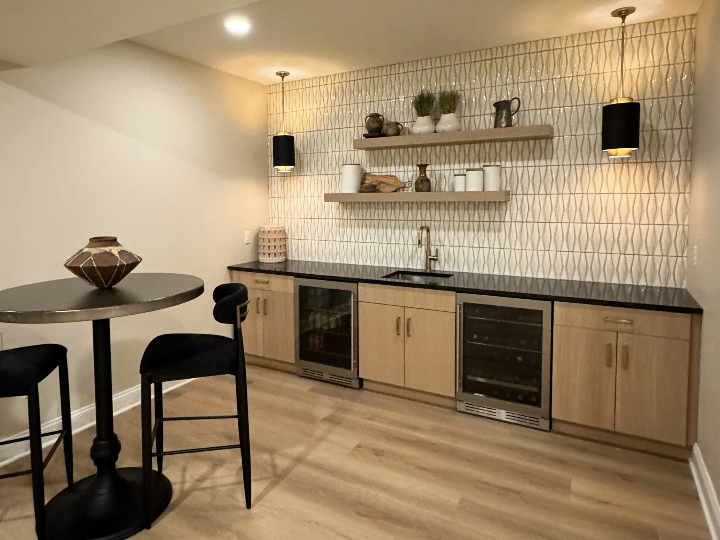 Contemporary Home Bar Design in Pittsburgh, PA