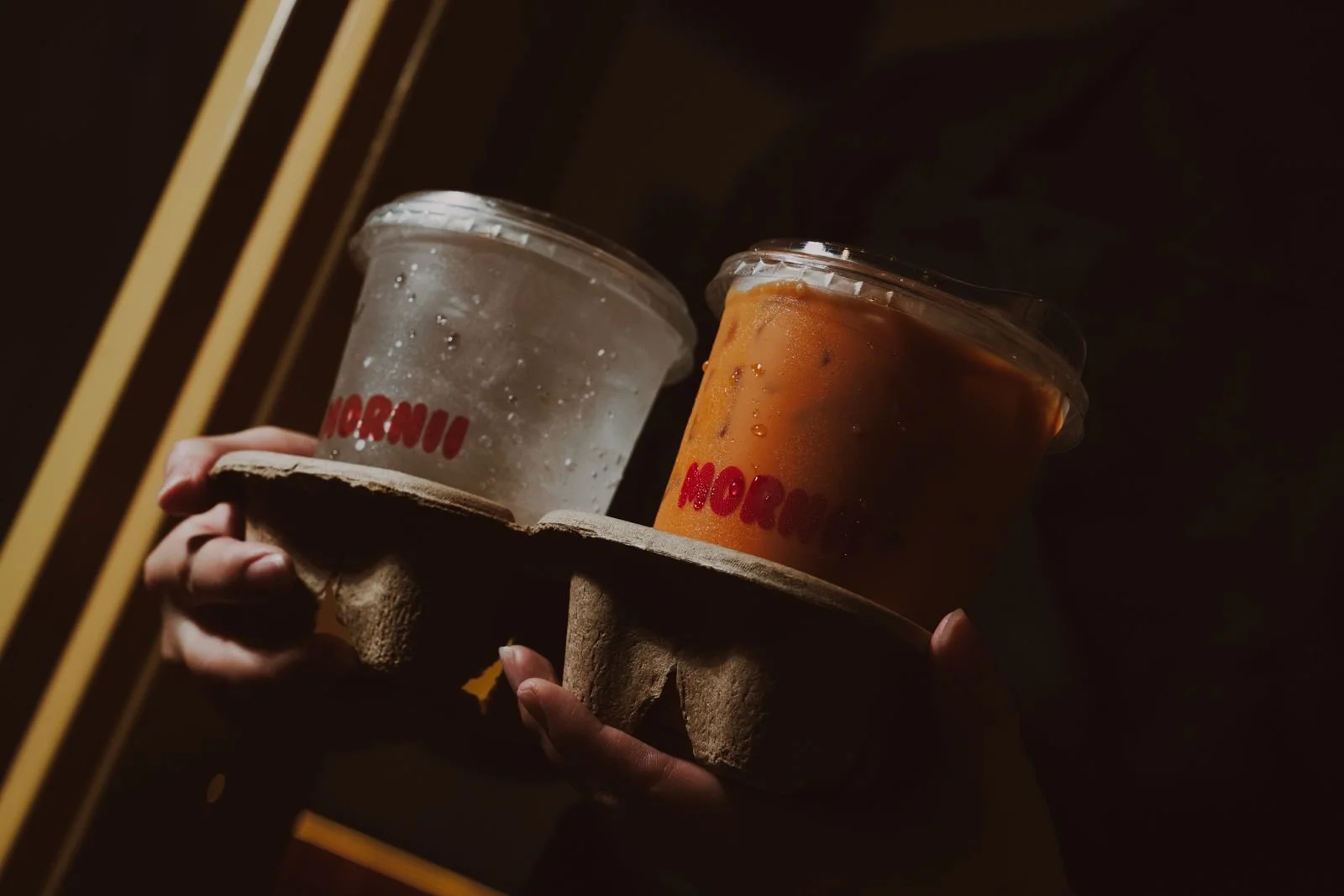 Iced lemon soda and Thai tea in Mornii cups