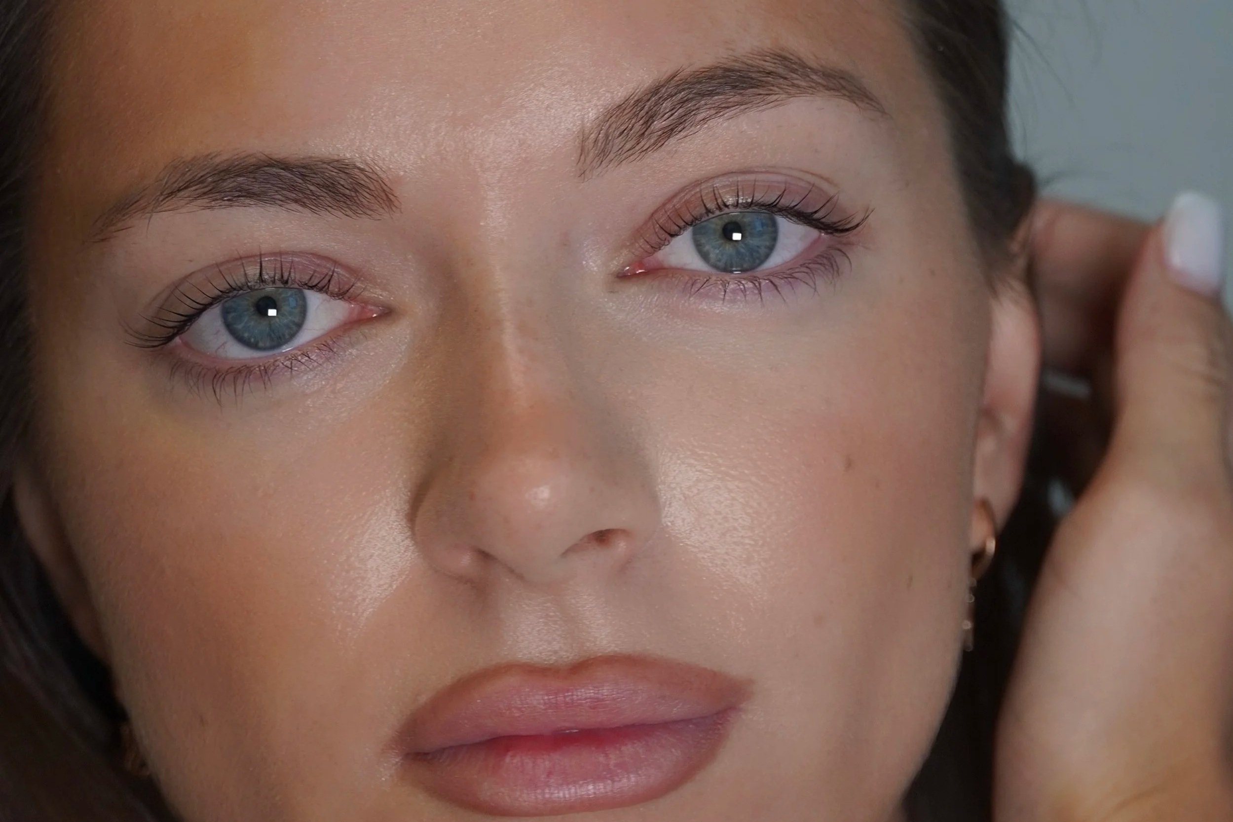 Brow Lamination vs Lash Lift: Which Beauty Service Is Right for You?