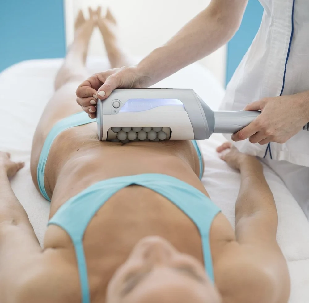Endospheres roller handpiece used during a body treatment
