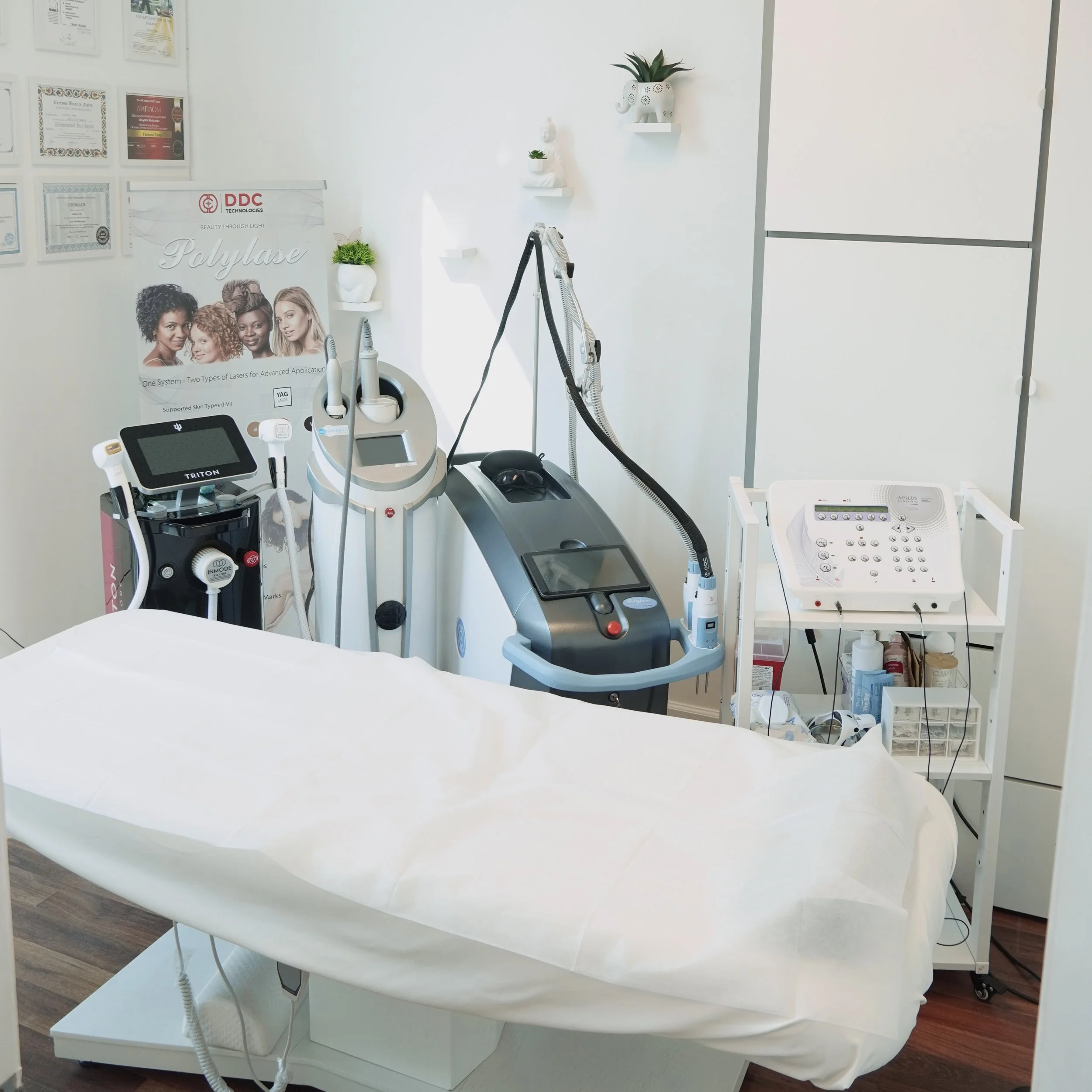 Treatment room with advanced aesthetic equipment at Zvir Esthetics