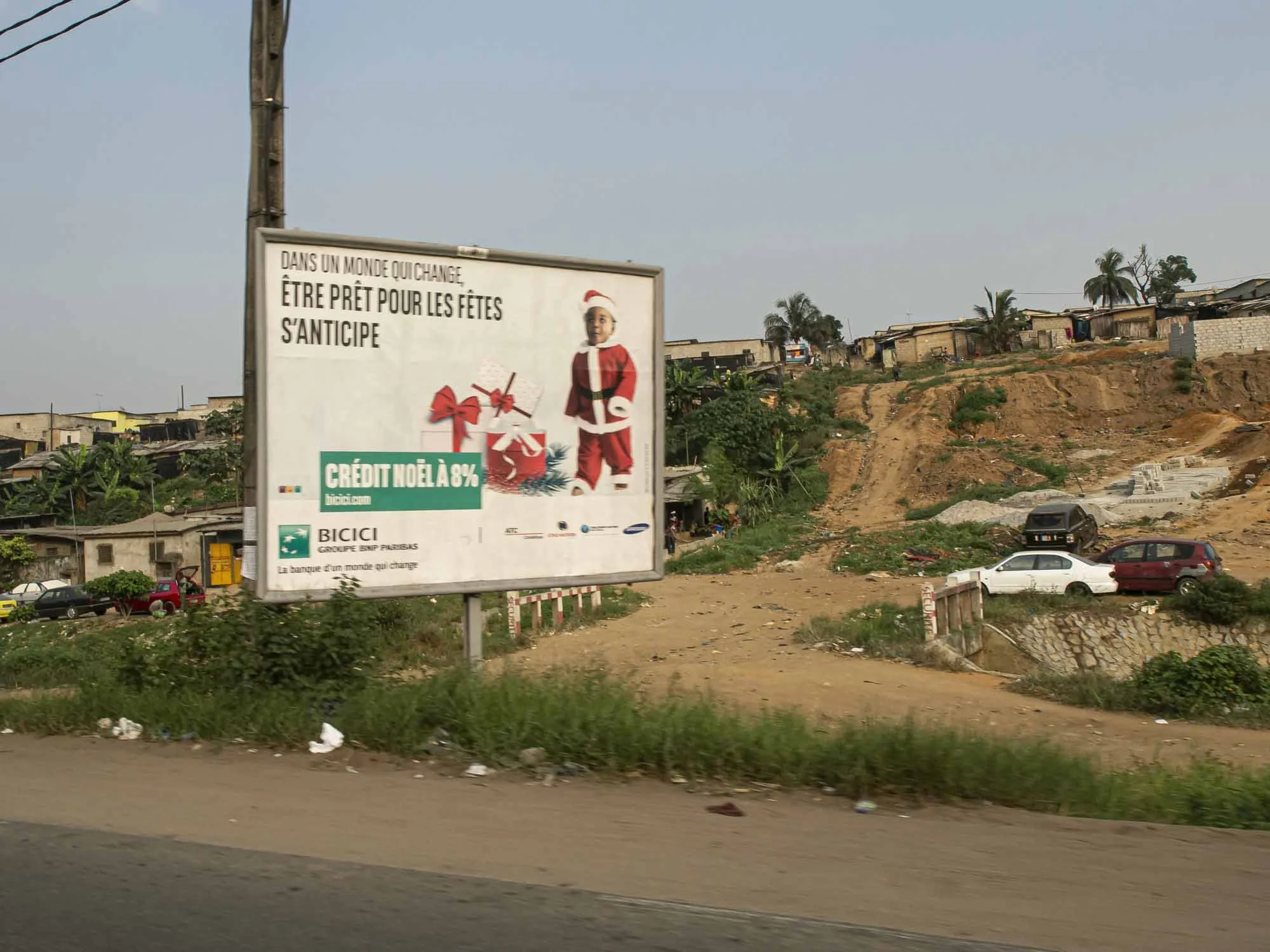 Dissonances dans les rues d’Abidjan © Catherine Lin 2020 (extrait)
