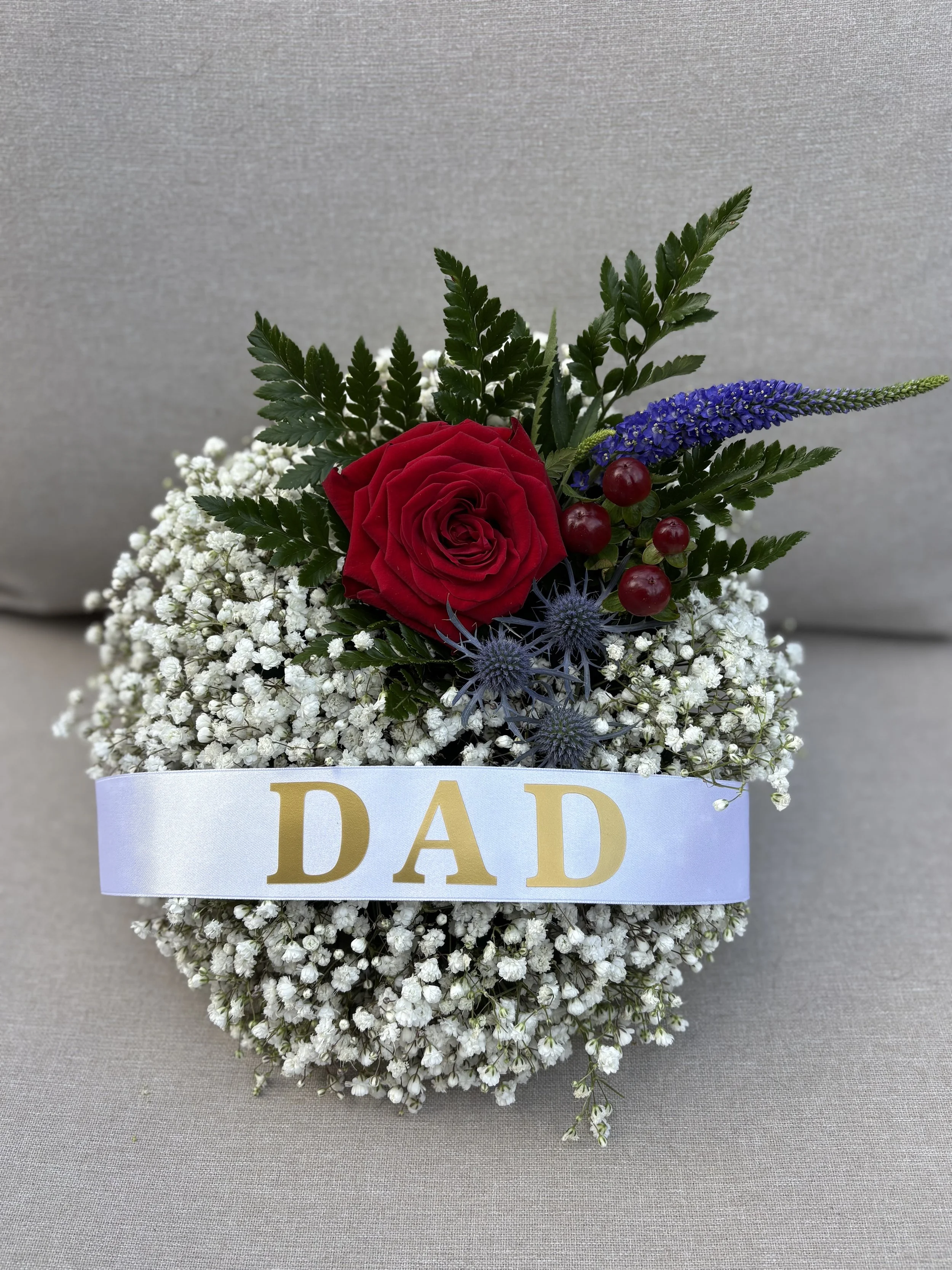 Christmas posy tribute