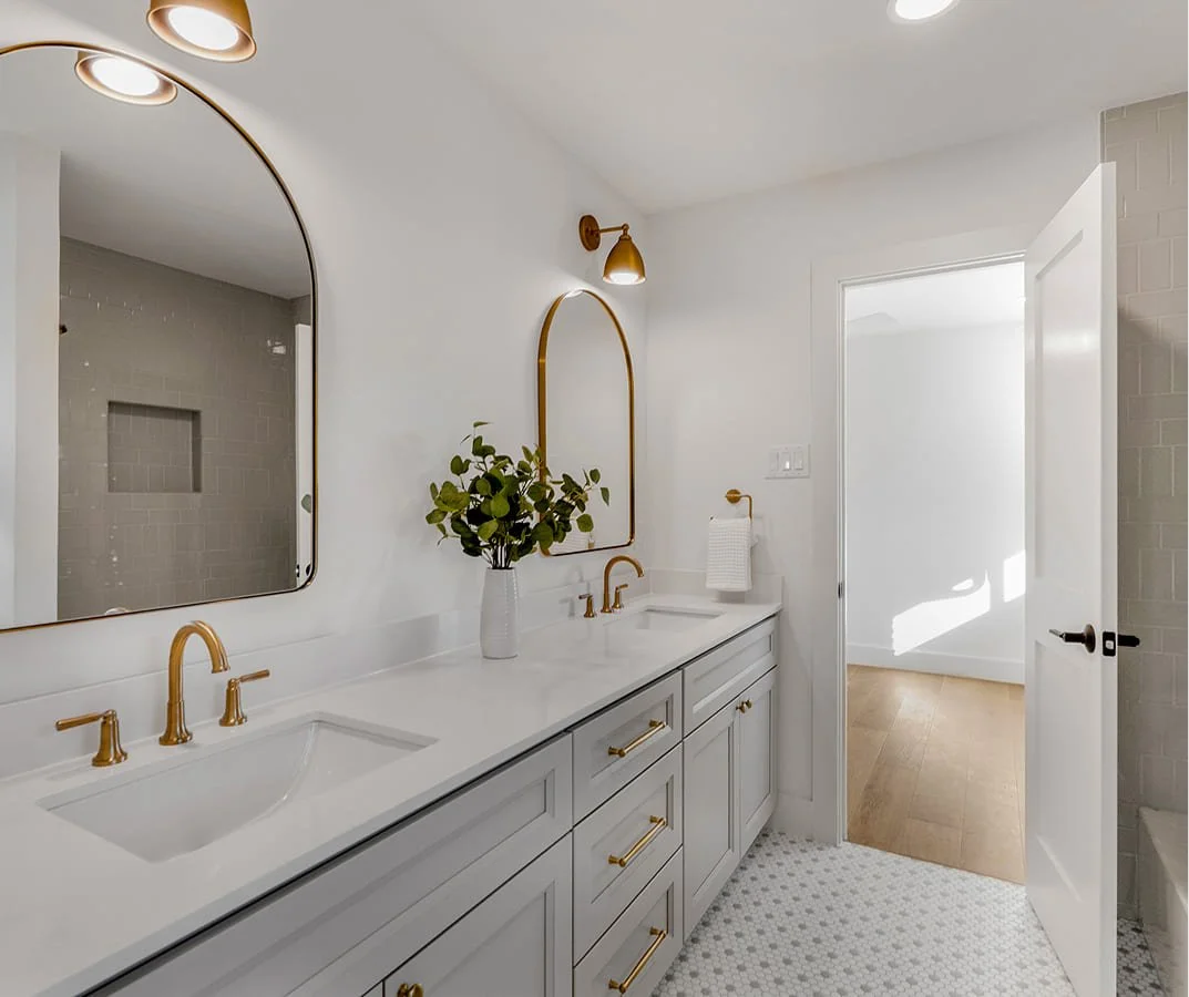 bathroom_2.jpg