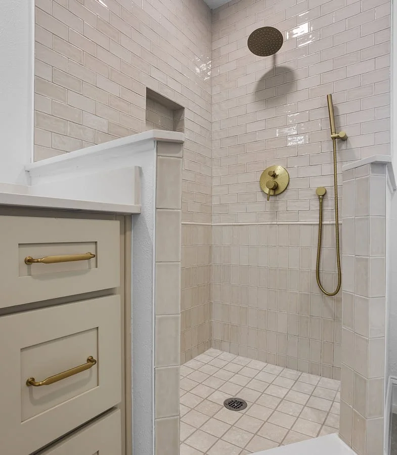 bathroom_3.jpg