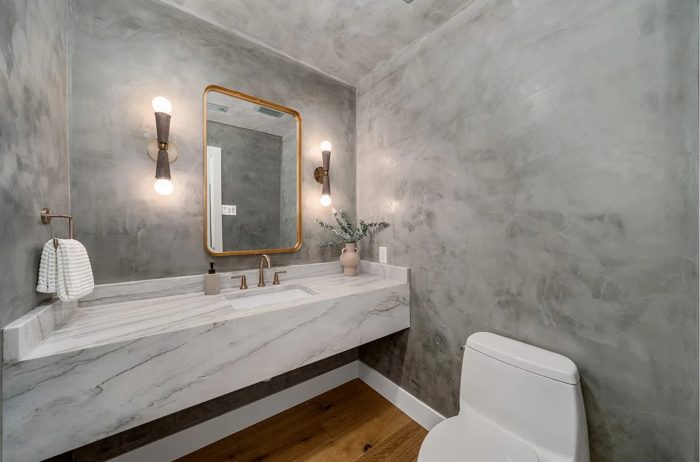 bathroom_5.jpg