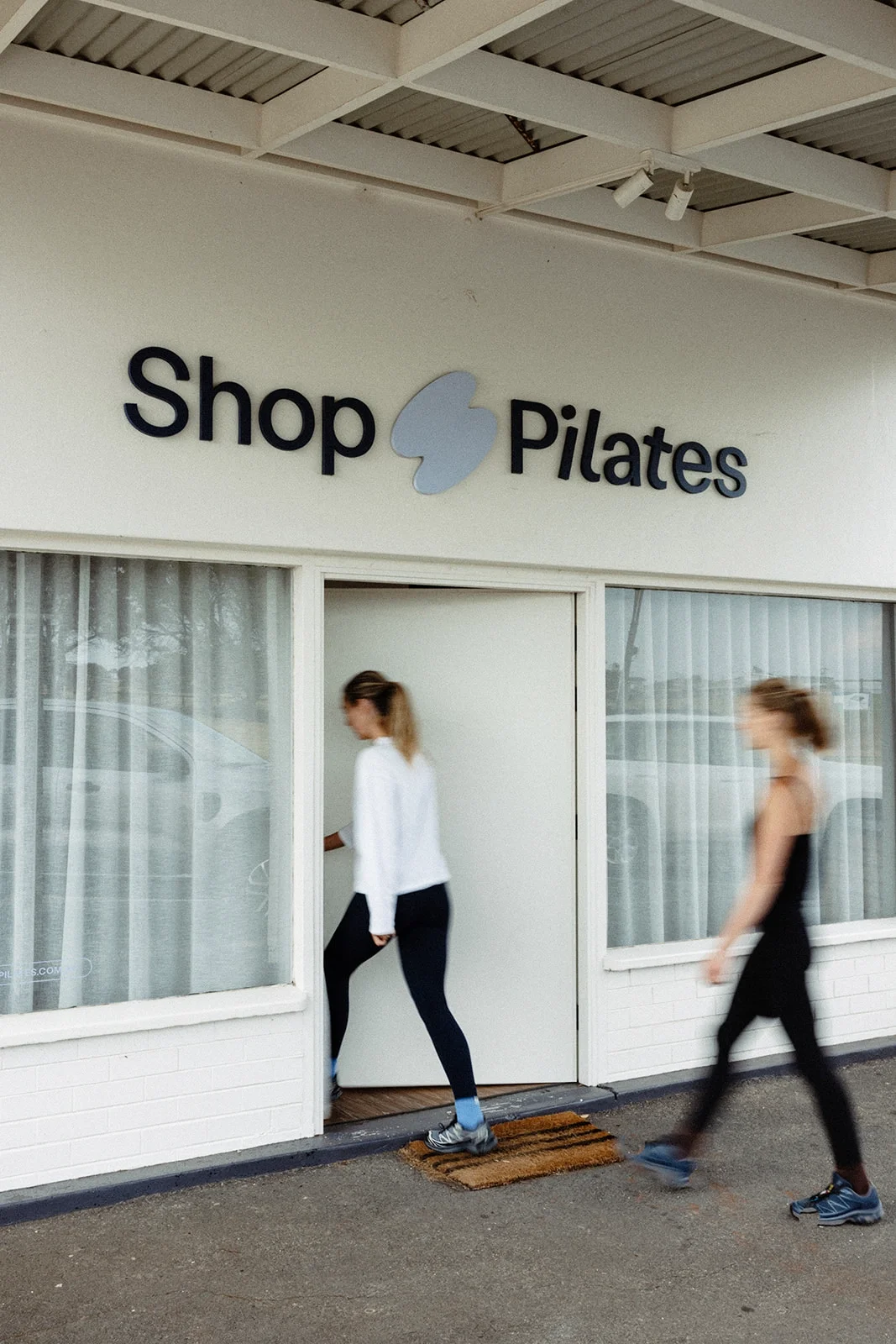 Studio-Dreams-Website-Shop-Pilates-Signage-Front.webp