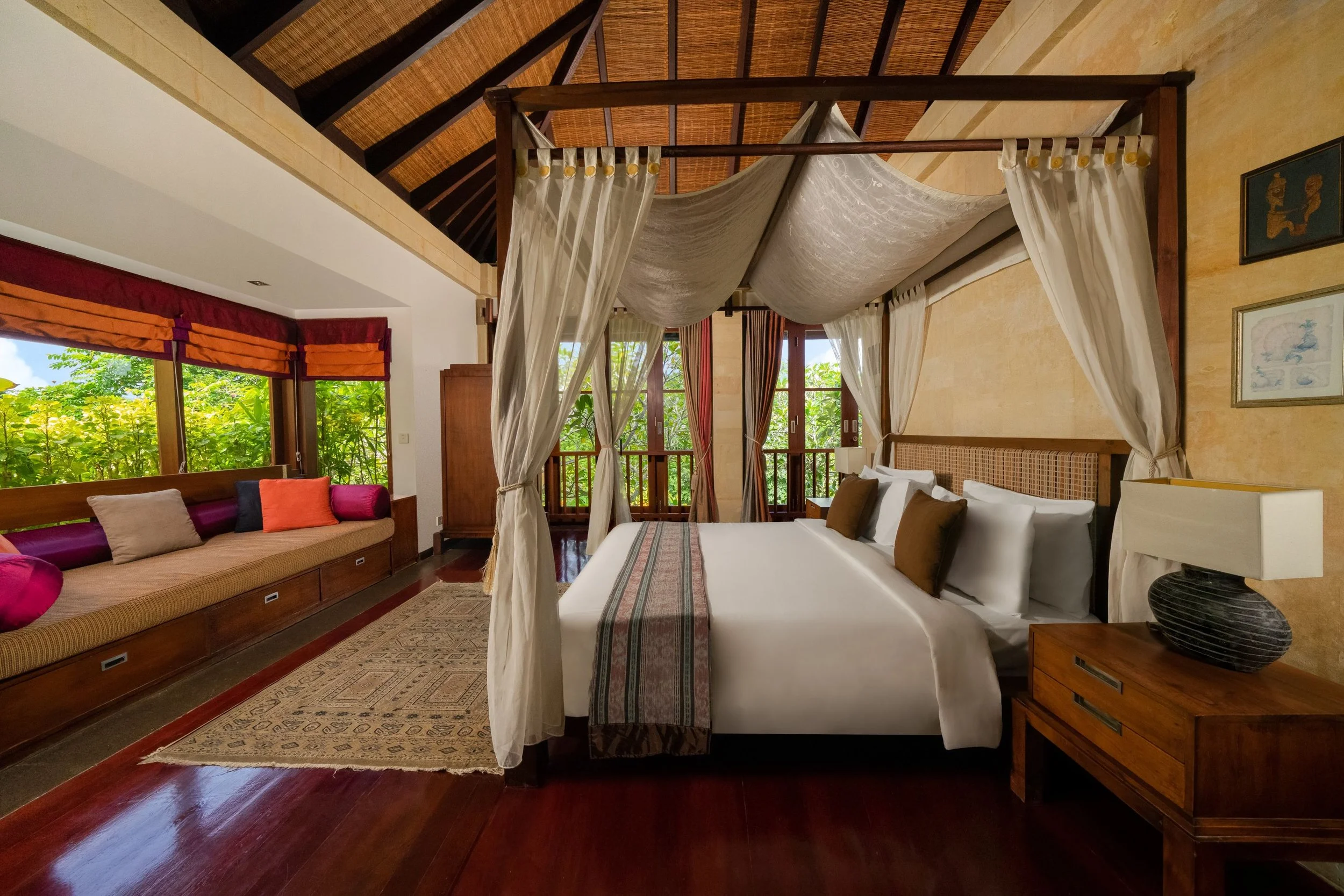 VillaAmbiente_Bali_06_MasterBedroom.jpg