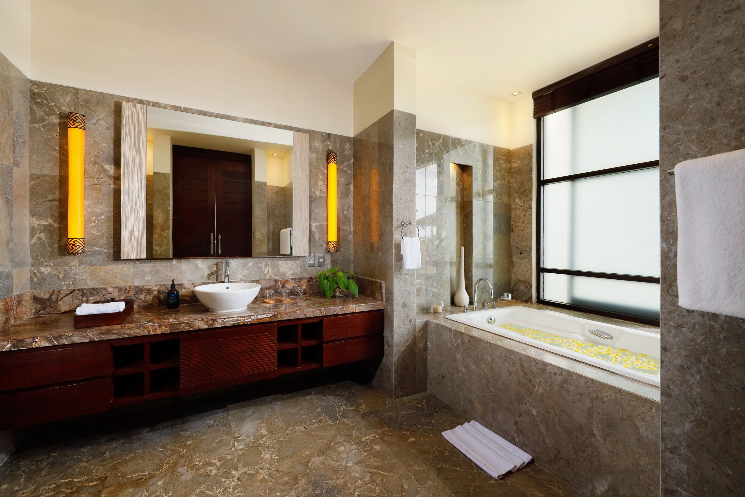 VillaJamalu_Bali_10_Bathroom2.jpg