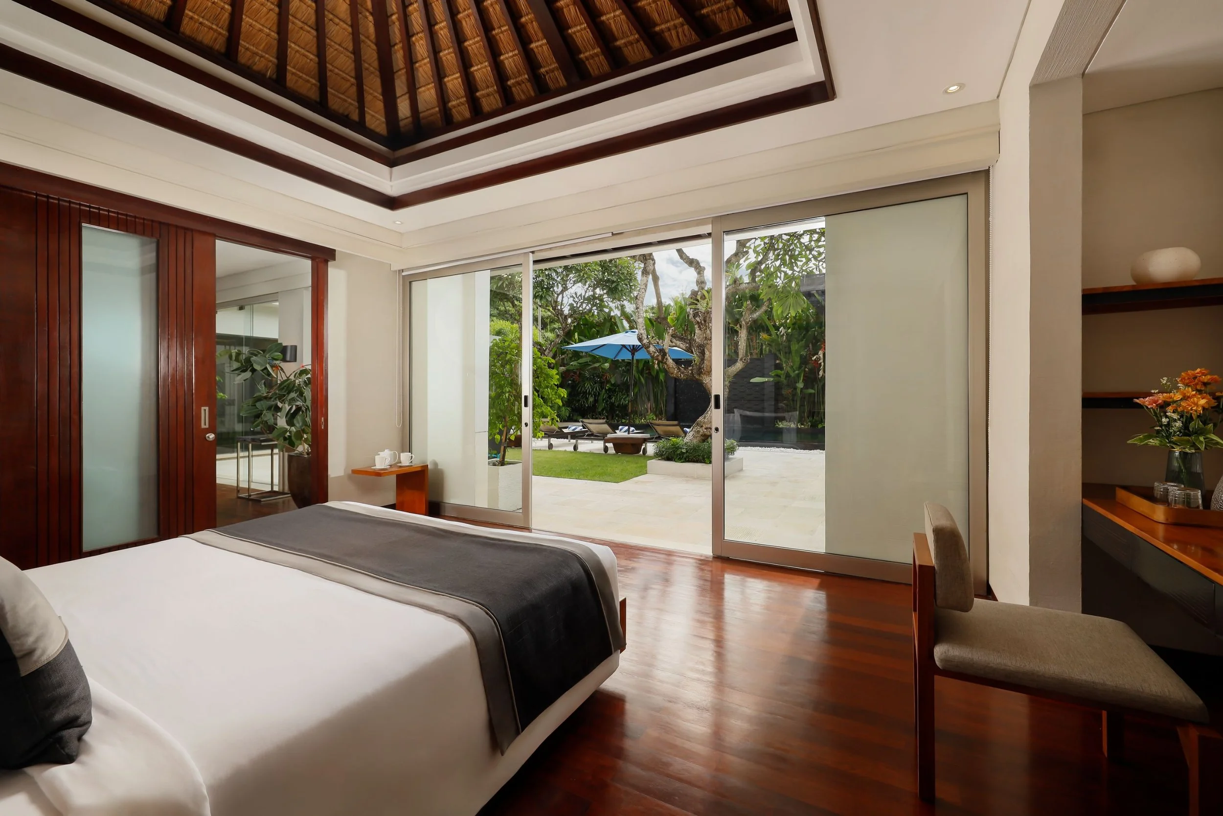 VillaCamellia_Bali_08_Bedroom2.jpg