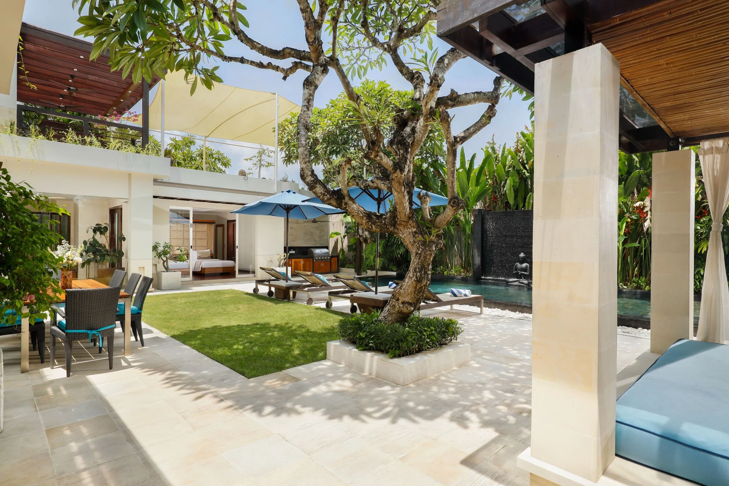 VillaCamellia_Bali_17_GardenArea.jpg