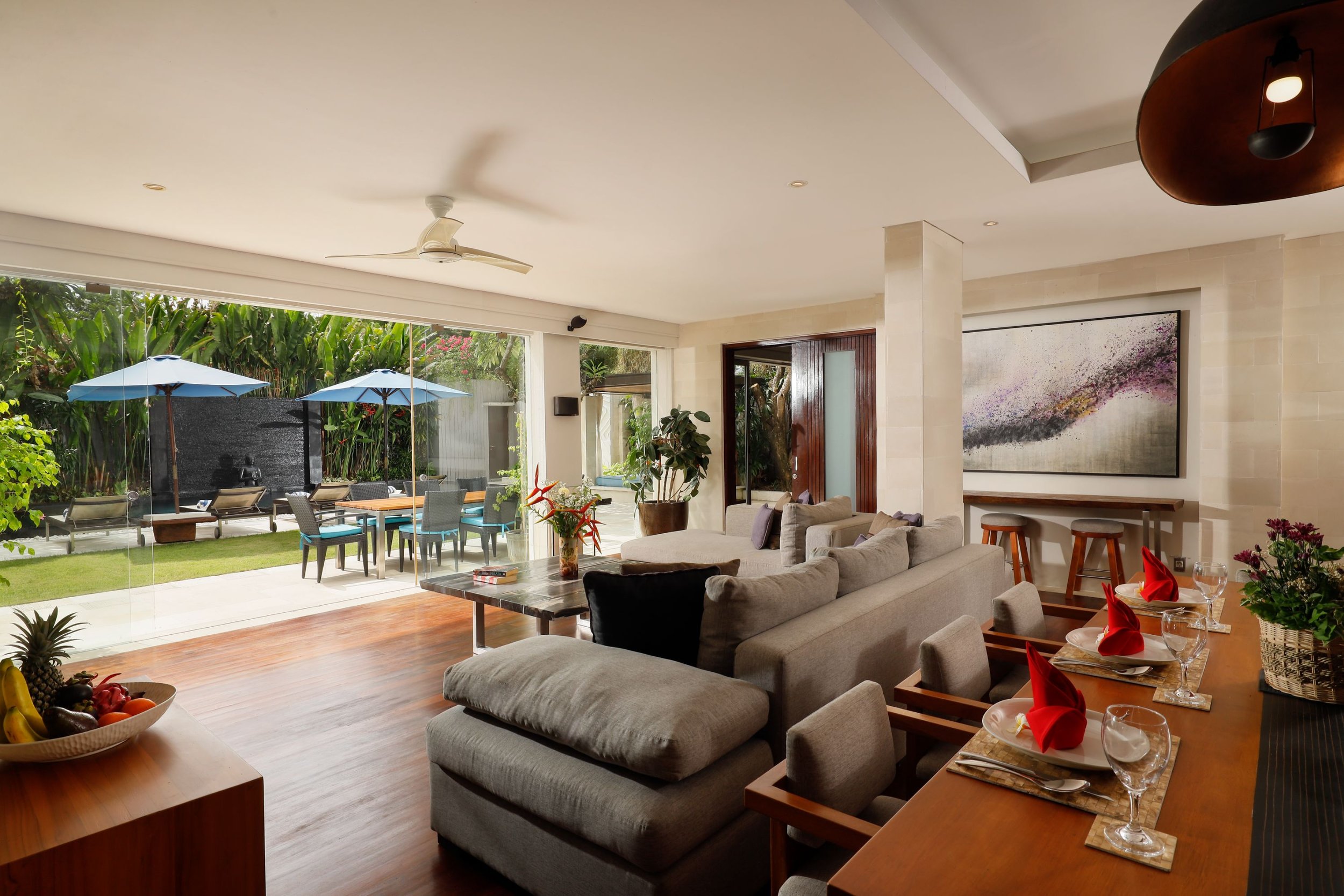 VillaCamellia_Bali_05_LivingSpace.jpg