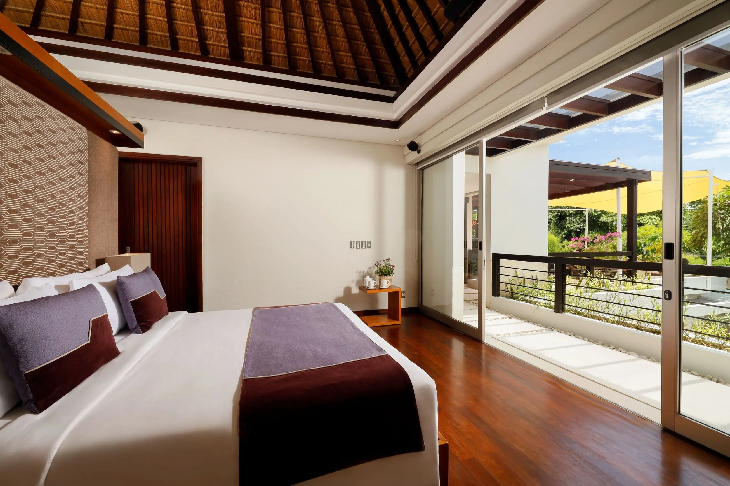 VillaCamellia_Bali_07_MasterBedroom.jpg