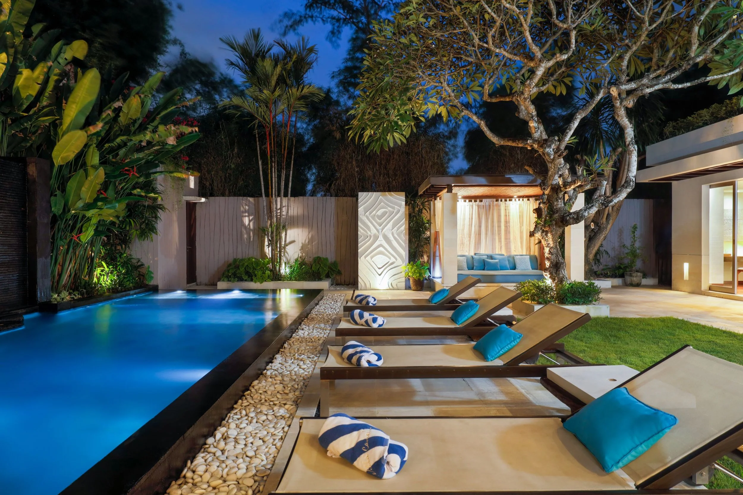 VillaCamellia_Bali_19_Sunbed&Gazebo.jpg