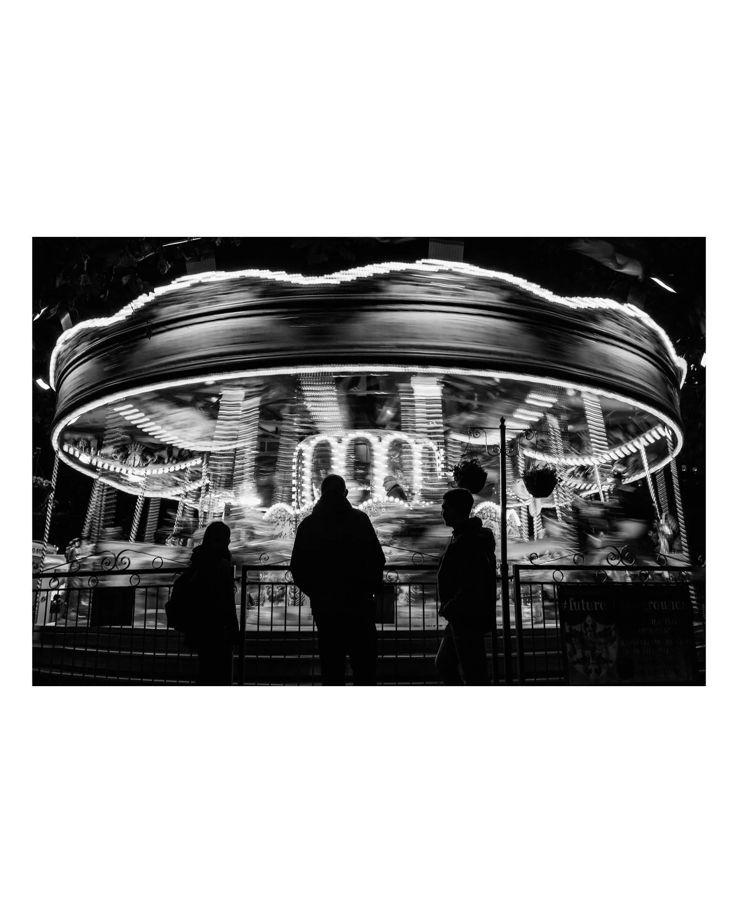 &bull; Silhouettes &bull;
Swipe for more ➡️

Two digital photos from London and an analog one from Paris 📷🎞️
.
.
.
.
.
.
.
.
#spi_bnw #ssicollaborative #streetgeometry_bw #bnwshot_world
#ss_hub #great_capture_bnw
#Cinema_streets #drdd_challenge #ur