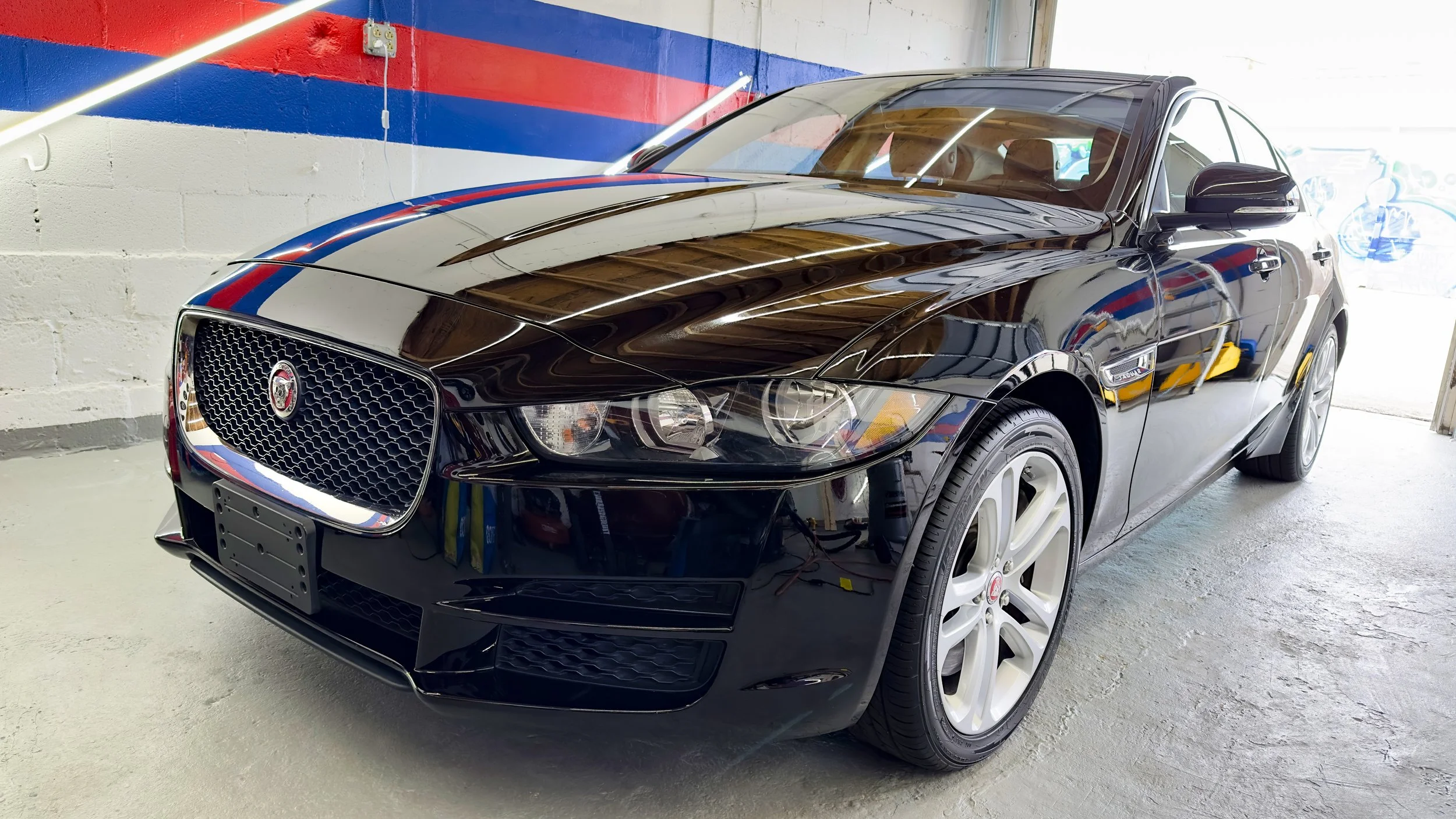 LuxdreamDetailing Black Jaguar.jpg