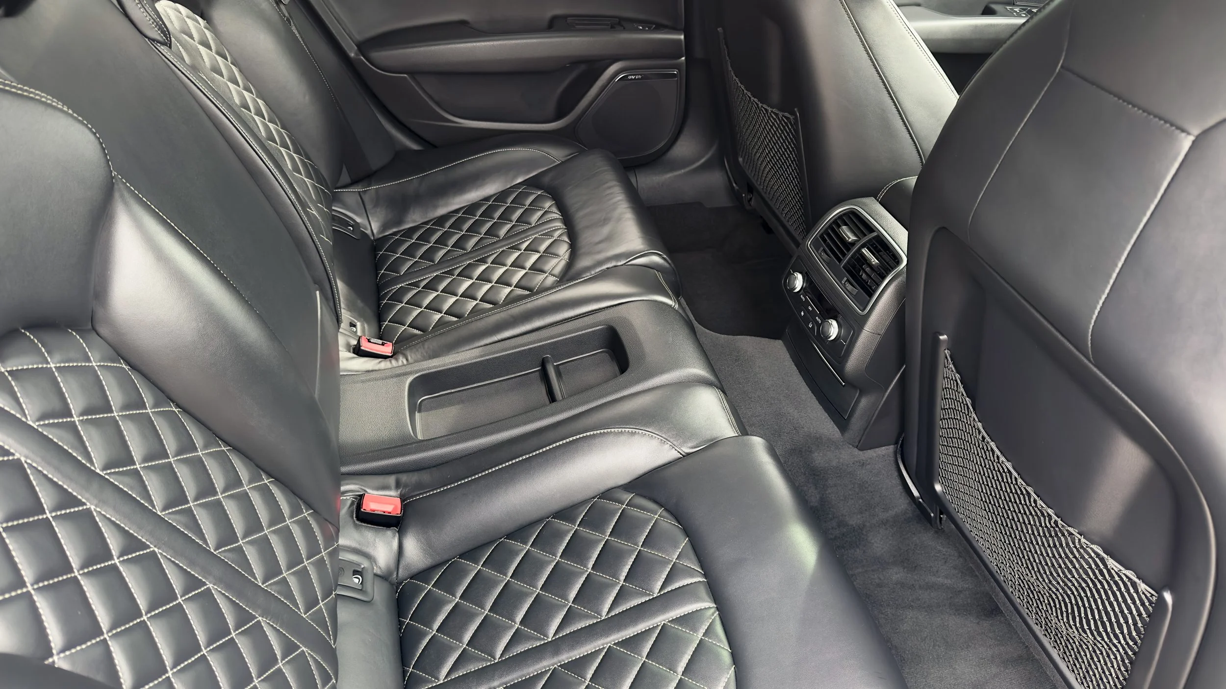 LuxdreamDetailing Black Interior.jpg