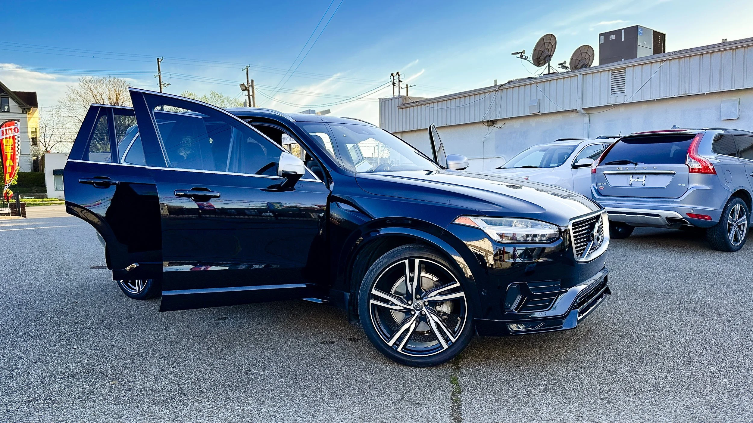 LuxdreamDetailing Black Volvo.jpg