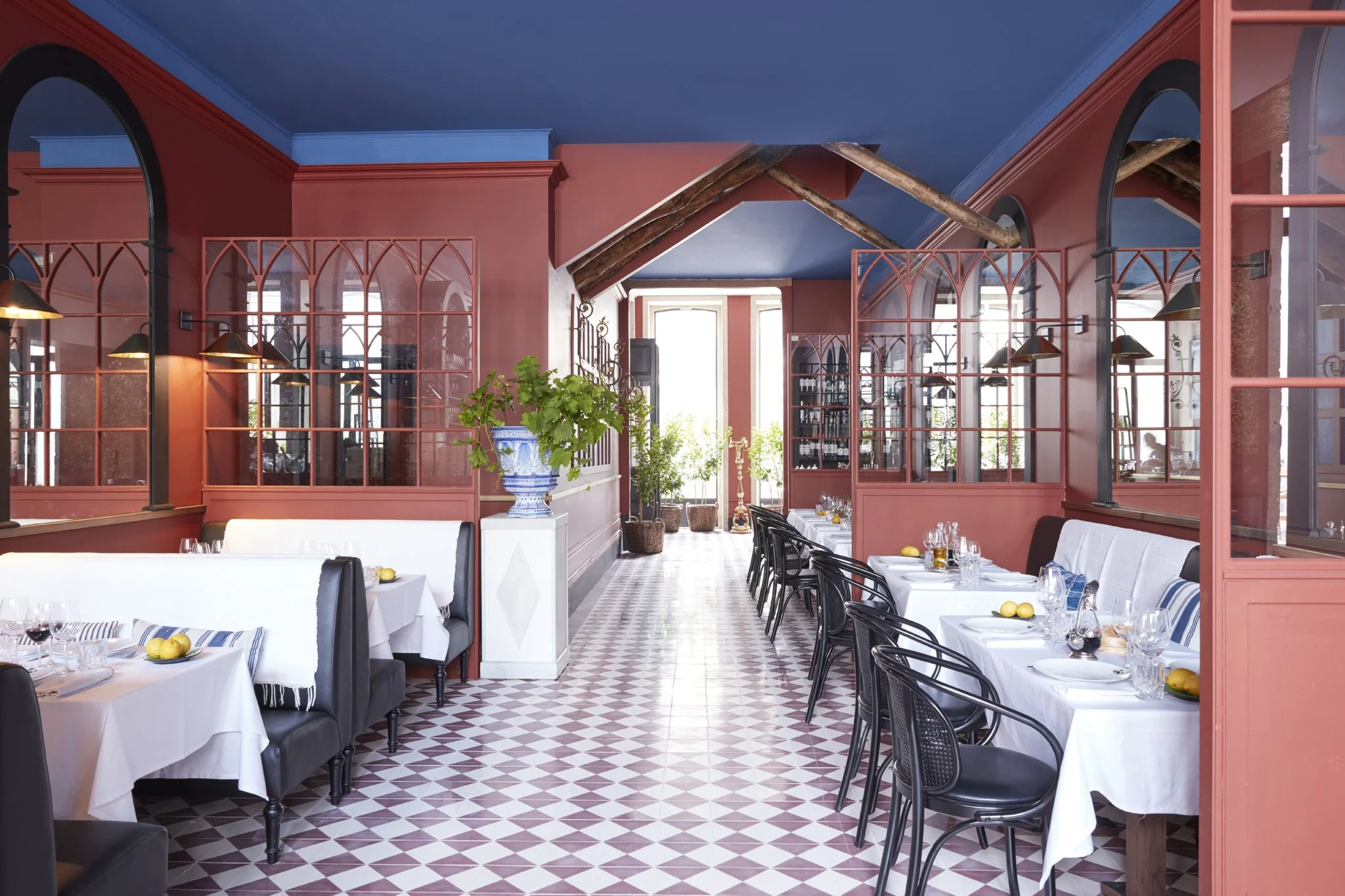Cocorico - Les couleurs de la ville enveloppent le restaurant.