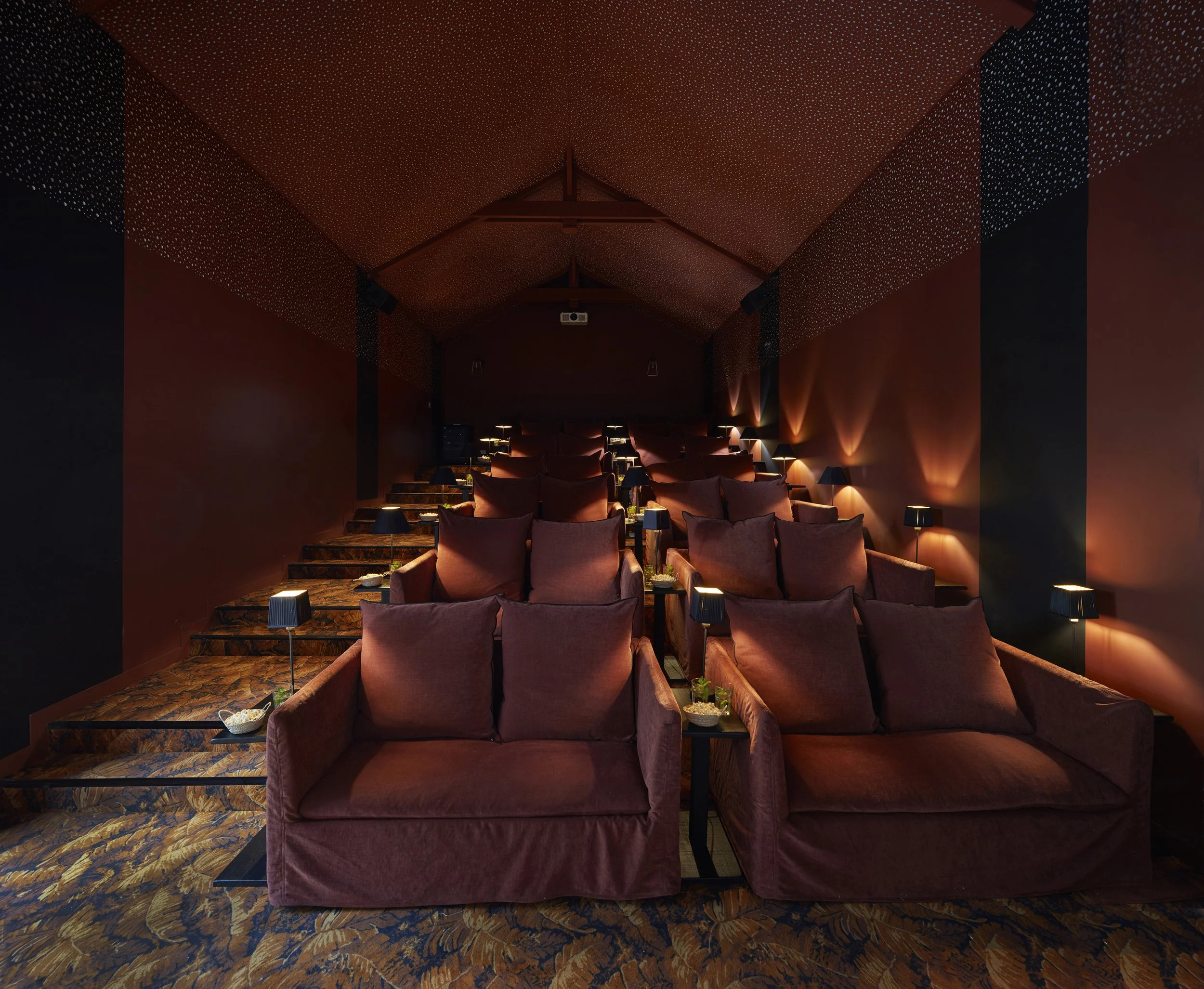 Raba - Créer un Cinéma privé pour des événements extraordinaires pour les petits et les grands.