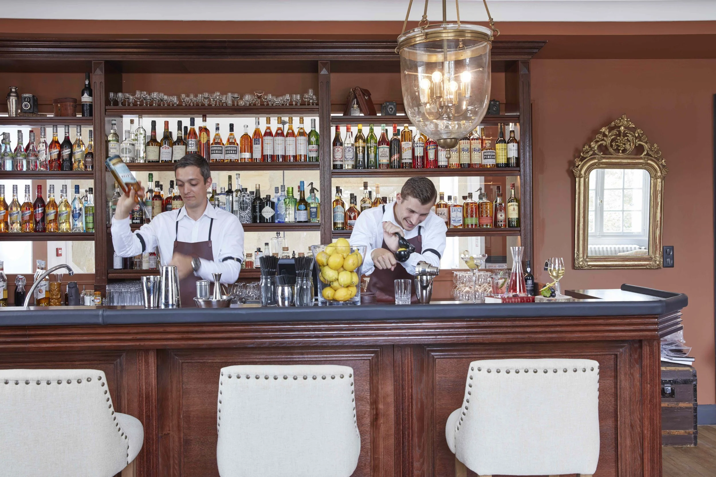 Raba - Le bar Contre-Jour, le chic anglais revisité.