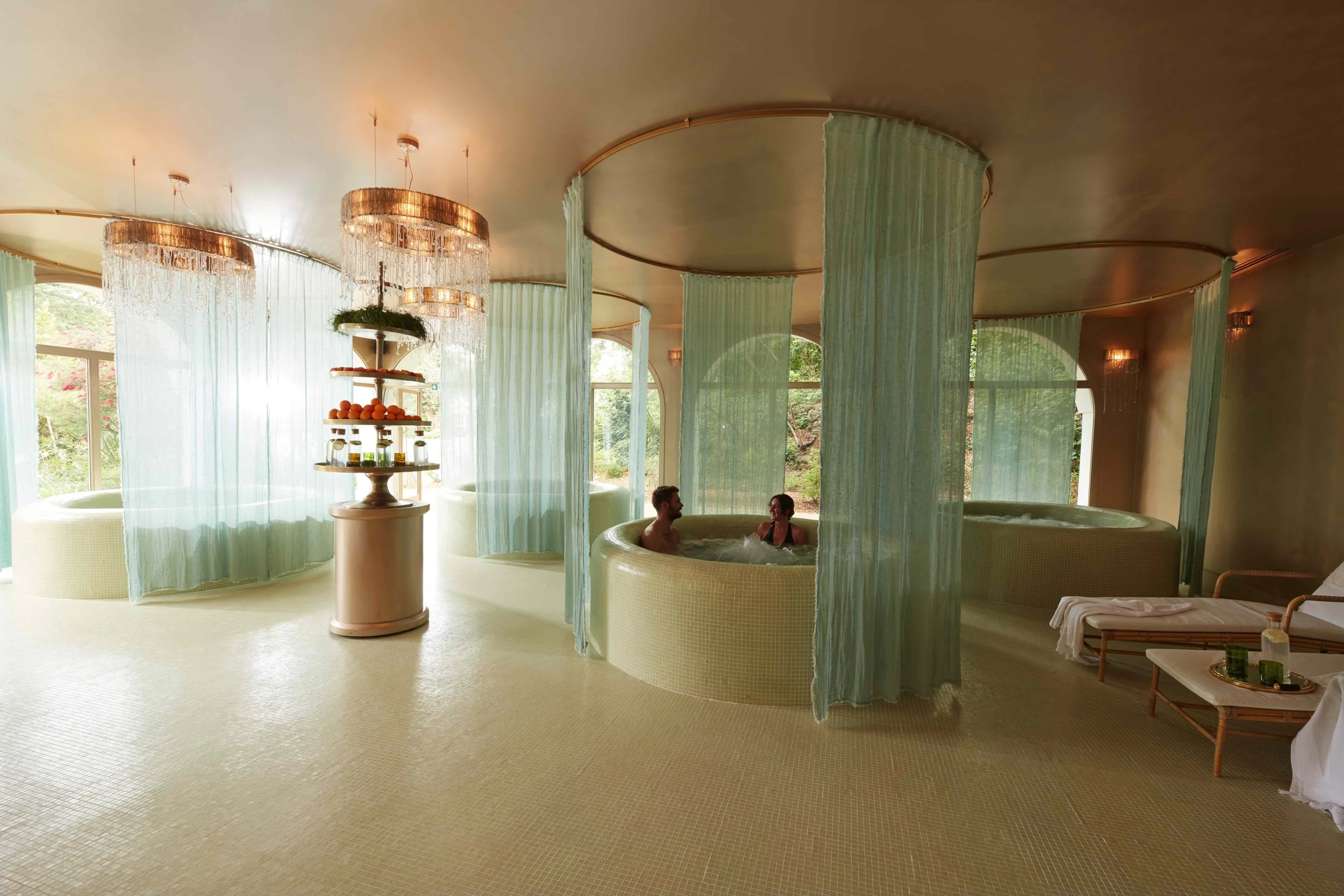 Brindos - Créer des bains du Spa, mieux qu'une simple piscine, plus intime, plus unique.