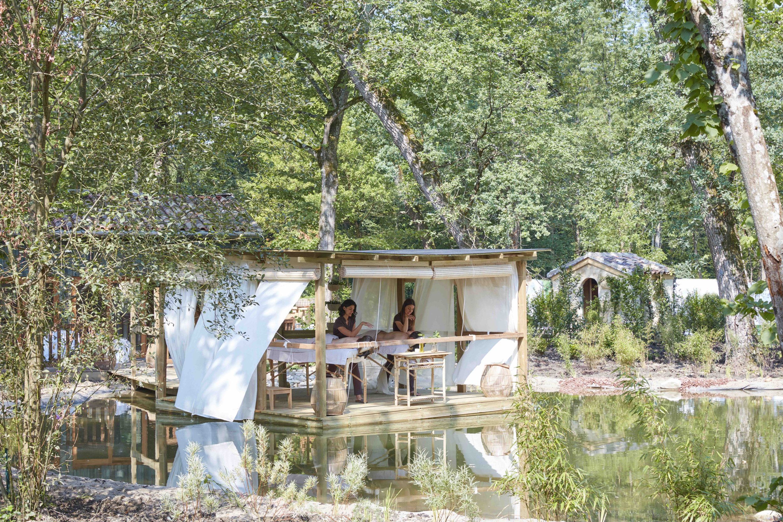 Raba - Créer une salle de massage sur l'eau, dans le parc...en pleine ville.