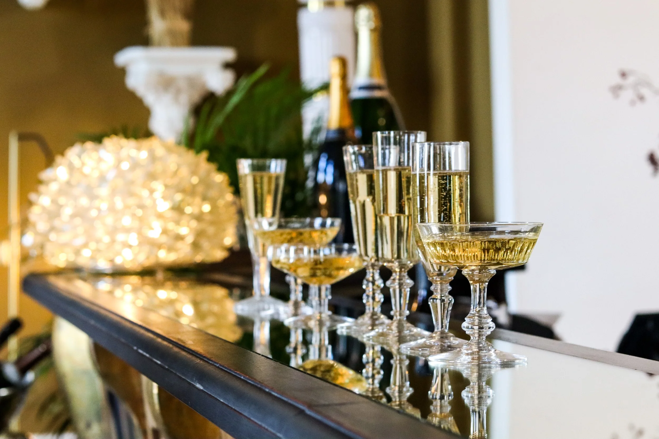 Sacy - Déguster son Champagne dans une sélection de verres d'époque, déguster un peu d'histoire, créer le souvenir.