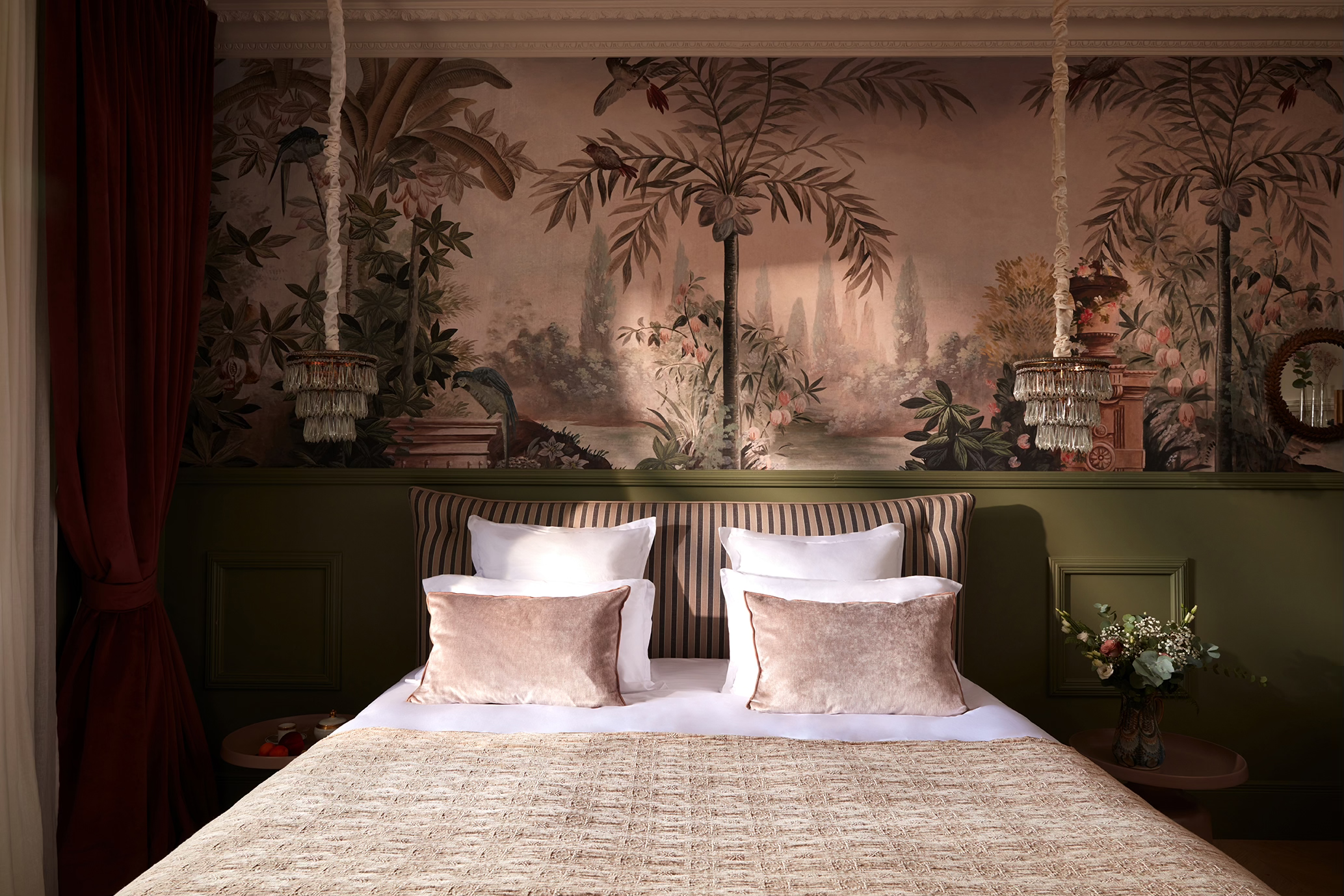 Léognan - Les chambres du Chateau façon Boudoir et Belle époque. 