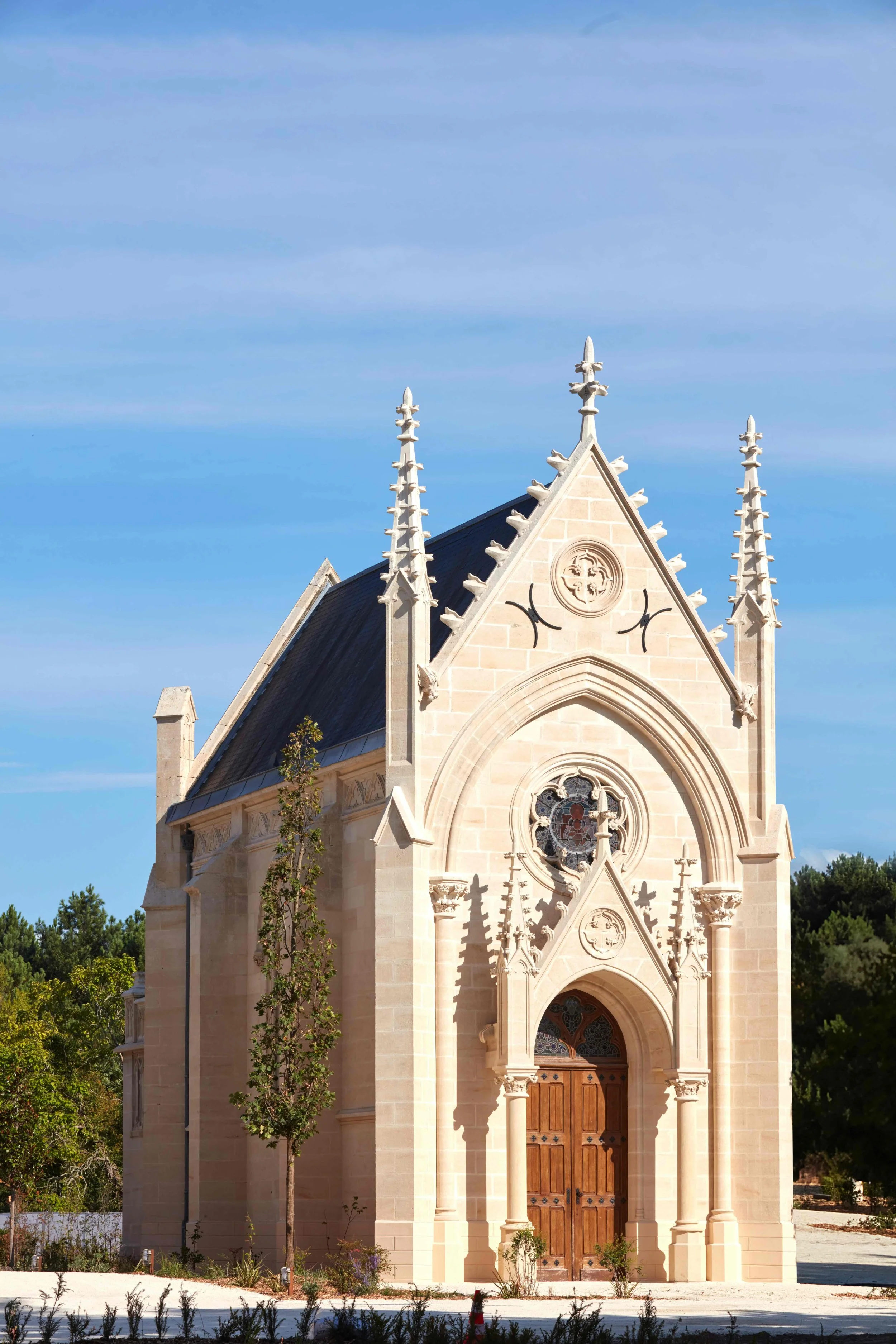 Léognan - la Chapelle restaurée et consacrée. 