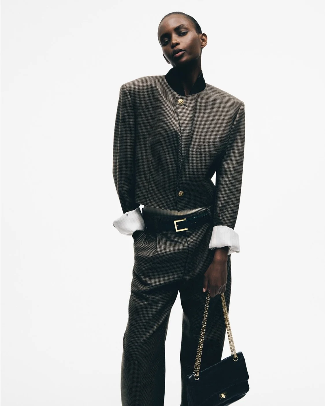 Christie in @chanelofficial for the new @grazia cover story 

with @ninocerone @spiridula_fountoglou @christinemunezero_ @moritzhilker 

#fashion #cover #editorial #chanel