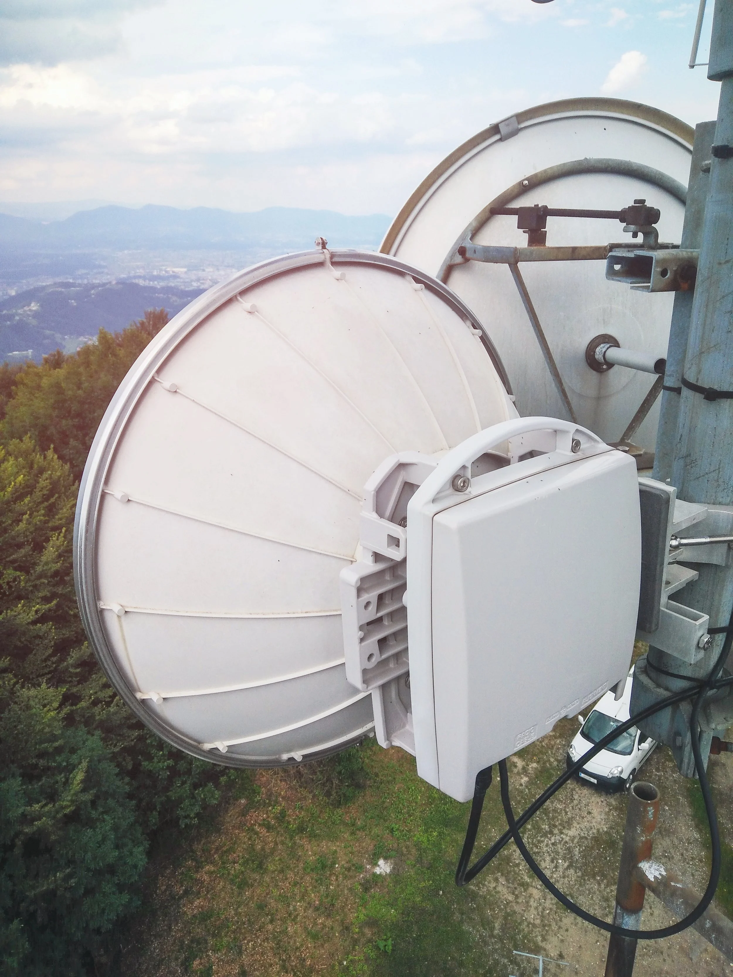 building wireless networks that works. wifi fixed wireless cellular ptp ptmp
