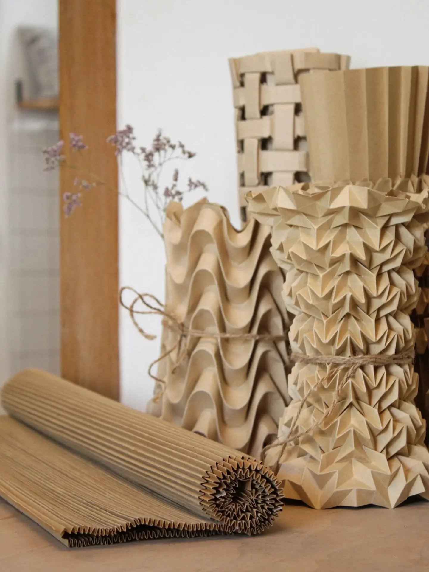 La beaut&eacute; des m&eacute;tiers &agrave; plisser ✨️

#pleat #pleating #plissage #origami #paperart
