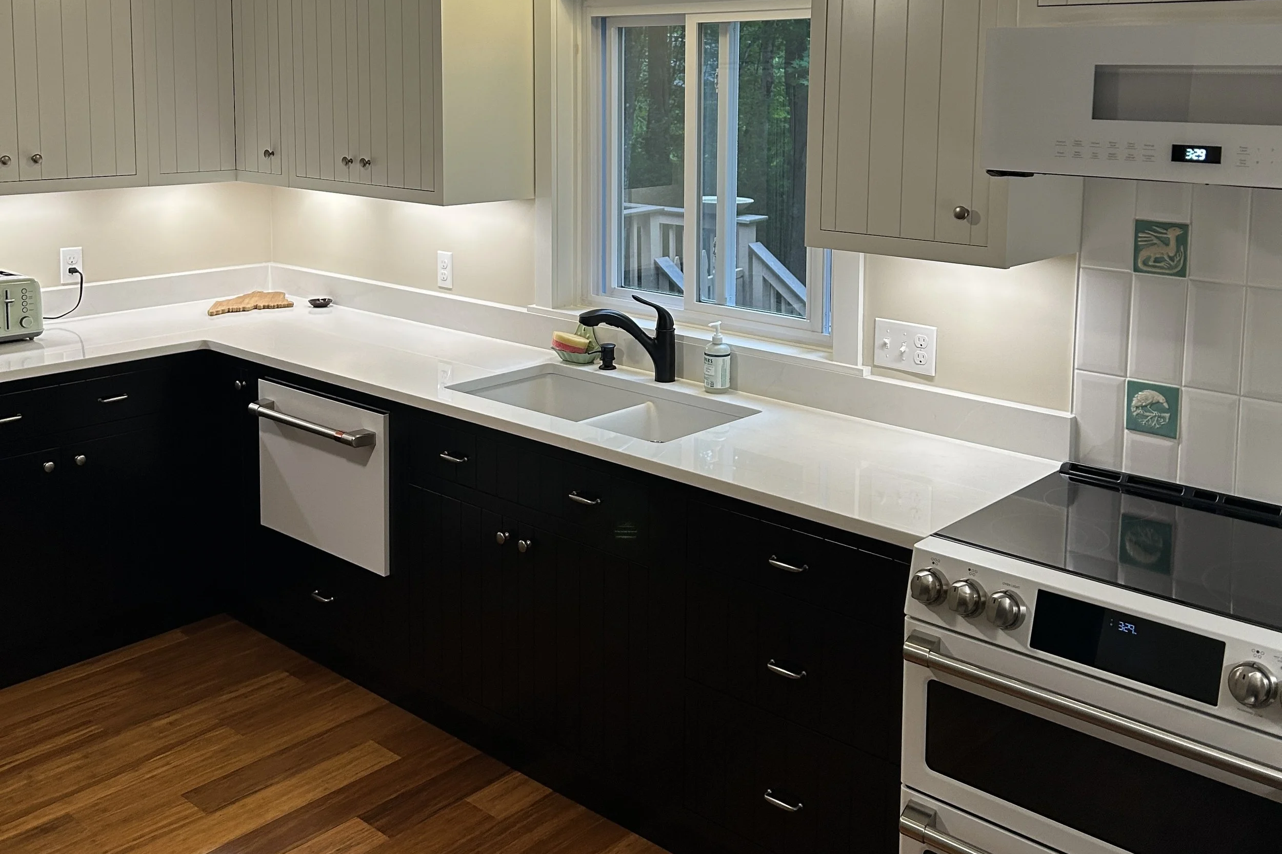 Avex Custom Homes, Kitchen Renovation, Hancock Lumber Custom Cabinets, Cabinetry, Mystica Countertops, Bamboo Flooring, Brunswick,Custom Home Builder, General Contractor, Maine Builder, Maine Carpenter, Carpentry, Project Management, Hand Built