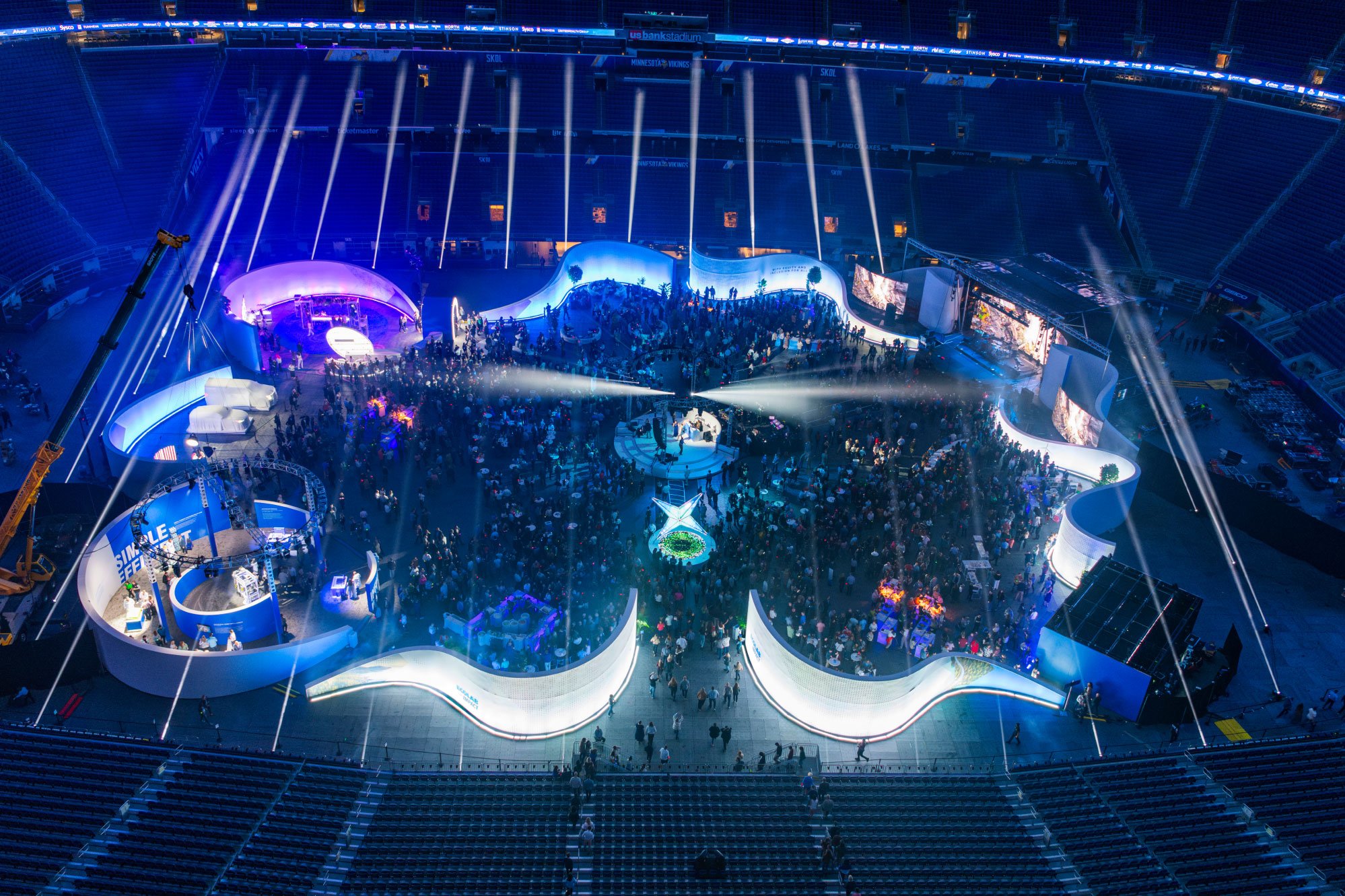 KELLY CLARKSON PERFORMANCE / ECOLAB / ADVOC8 / MINNEAPOLIS, MINNESOTA / STAGE DESIGN / 2023