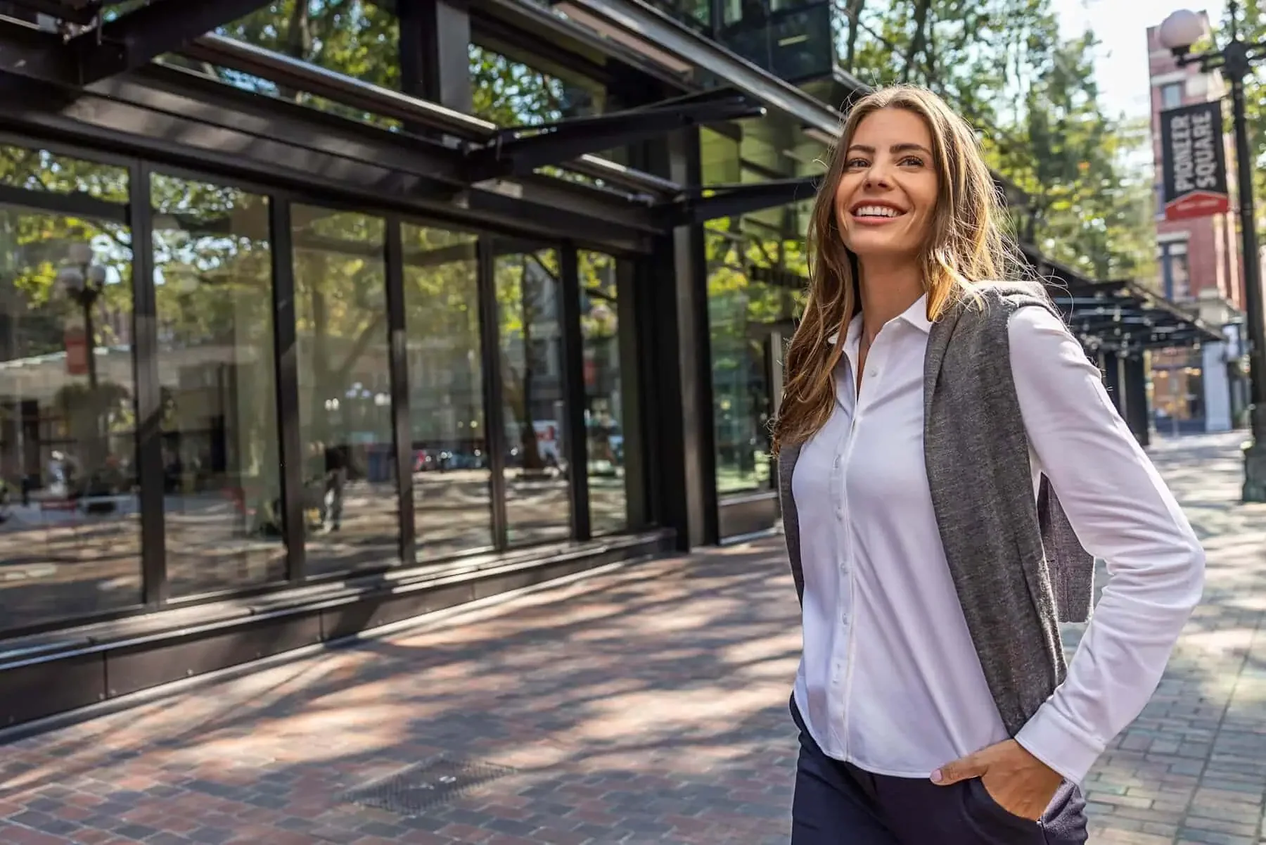 Ladies-Advantage-Button-Down.webp
