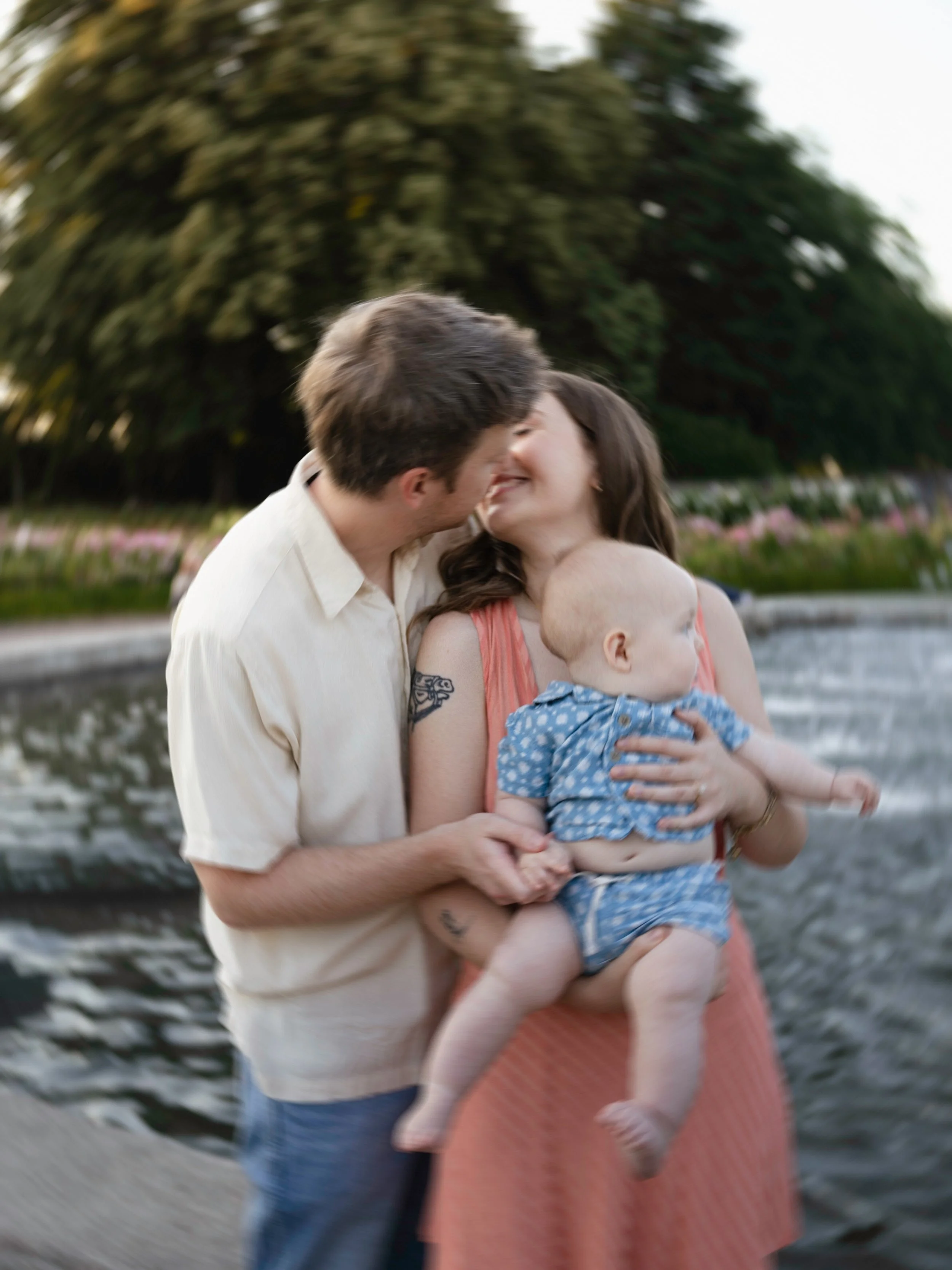 The sweetest family on the most perfect summer evening ☺️ 

#portlandphotographer #oregonphotographer #oregonweddingphotographer #oregonengagementphotographer #oregonfamilyphotographer