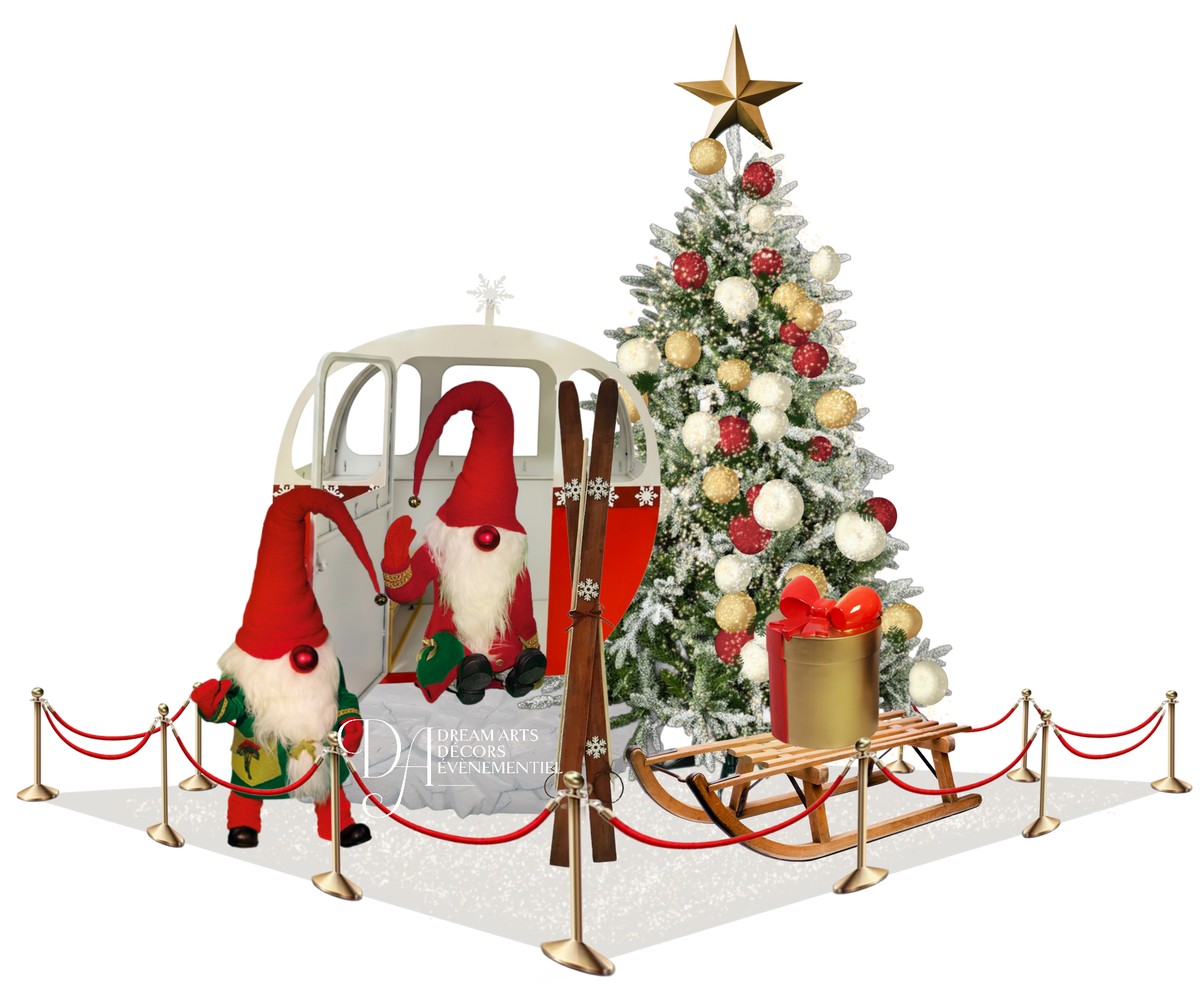Sapin de Noël décoré d'ornements dorés, rouges et blancs, surmonté d'une étoile dorée, entouré de neige, et une figurine du Père Noël avec un bonnet rouge, une tenue verte et un sac rouge, se tenant à côté d'un traîneau avec une boîte cadeau dorée.