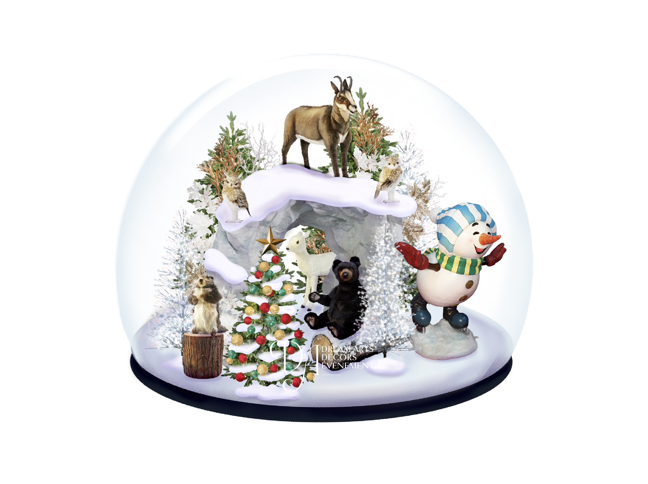 Une boule à neige de Noël représentant un petit paysage de montagne avec divers animaux, dont une chèvre, des hiboux, des écureuils, un chien et une mascotte de bonhomme de neige, entourés de branches de pin, de neige et d'un sapin de Noël décoré.