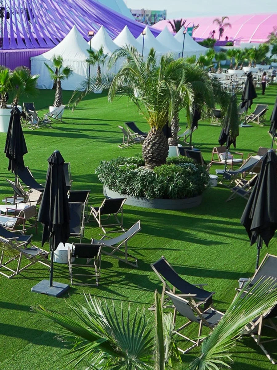 shakira_hospitality_es_el_jardin_seating_palms.jpg