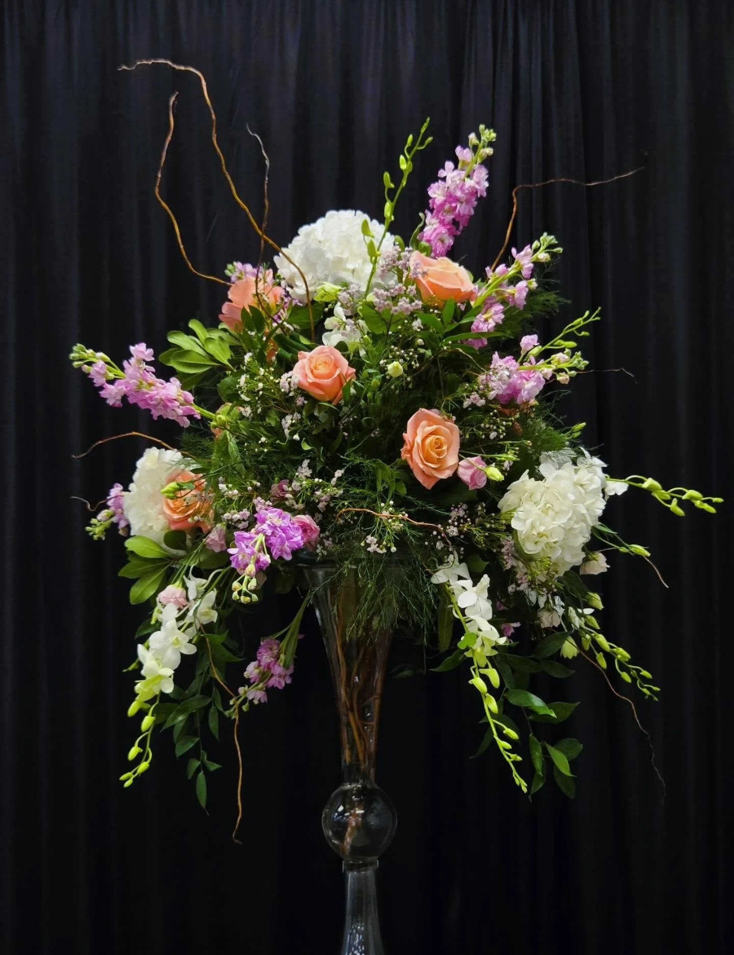 🪻🌼💥 Explosive blooms 💥🌼🥀
.
.
.
그늘 : veil
.
.
.
#neul_veil #florist #floraldesigner #weddingfloral #newjersey