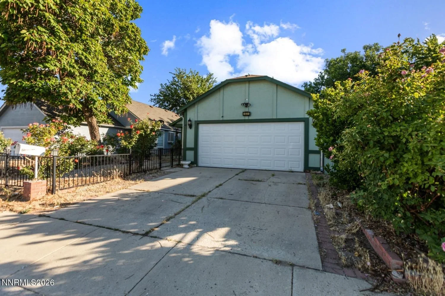 1831 Fargo Way