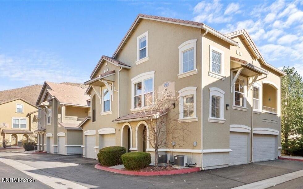 9050 Double R Boulevard, Unit 821
