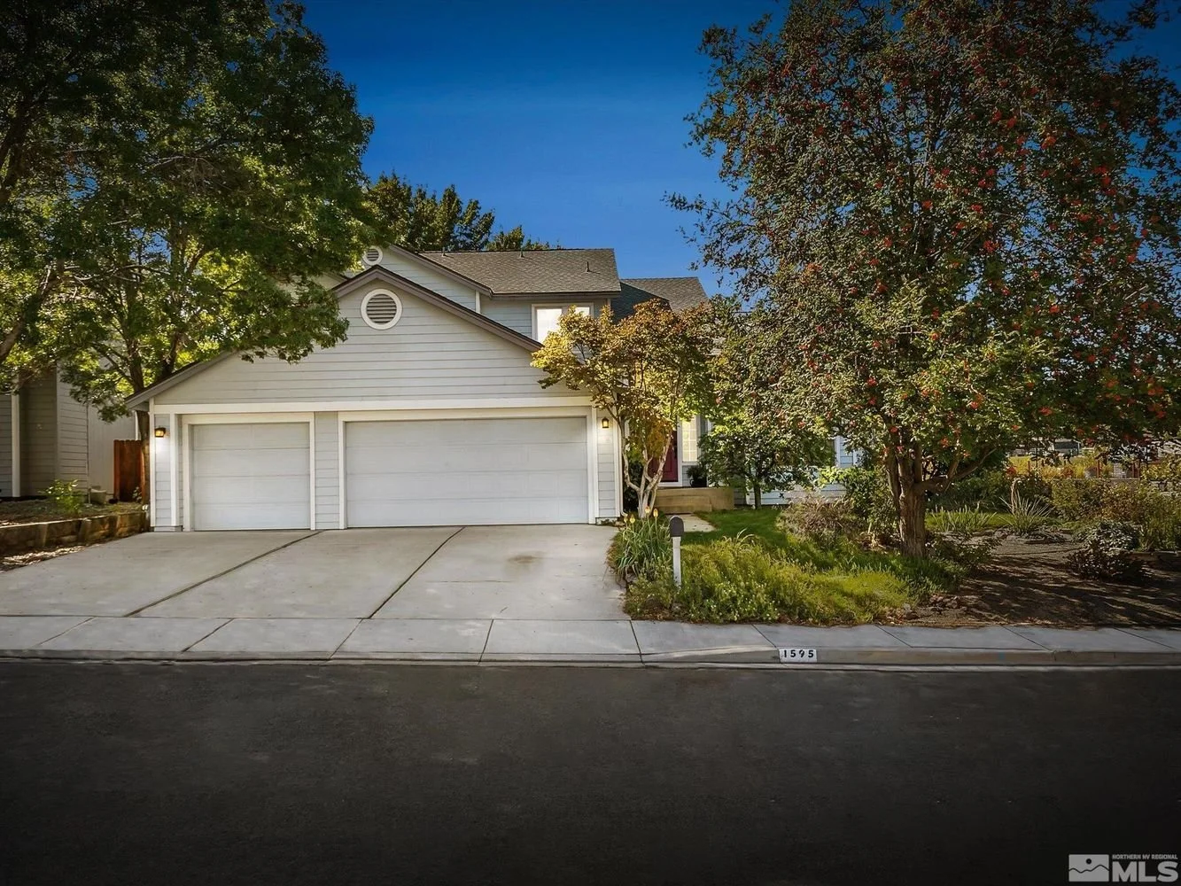 1595 Alturas Avenue