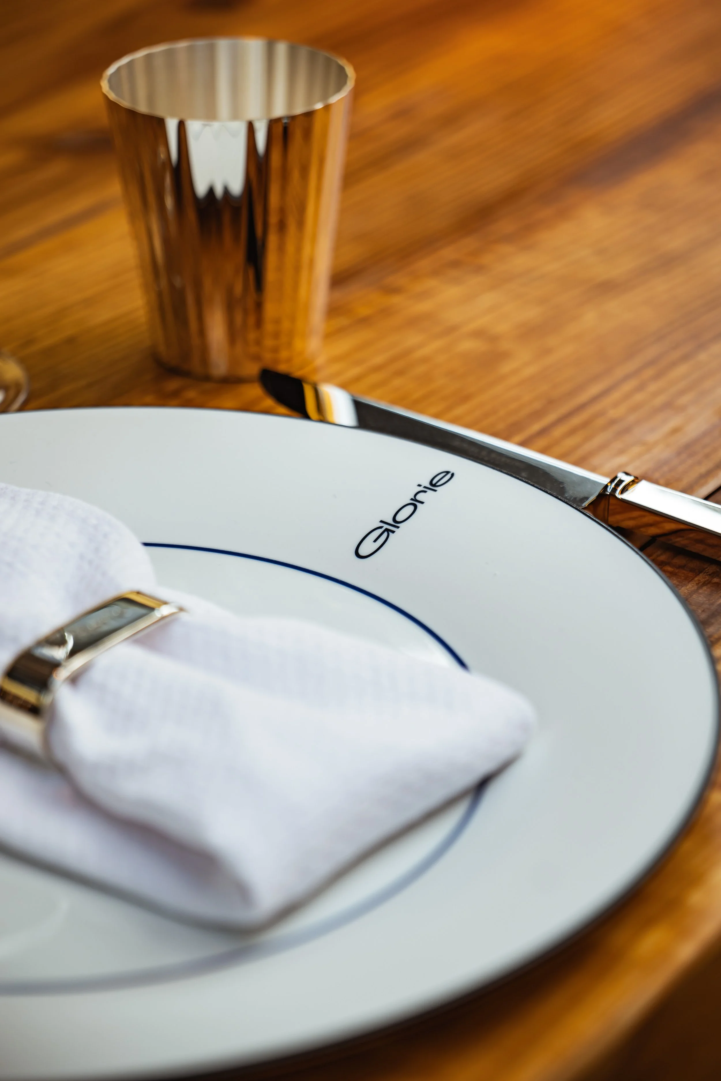 Eingedeckter Platz im Restaurant Glorie.