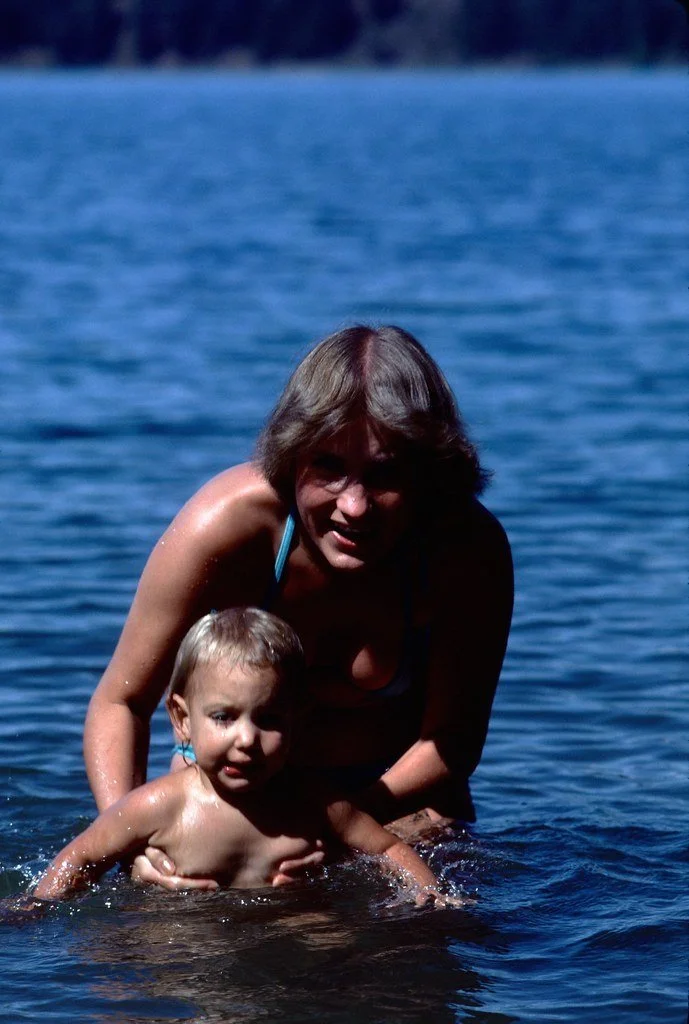 1981--881182--33_21046265945_l.jpg