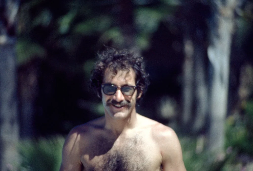 1975m-042_20855021823_l.jpg