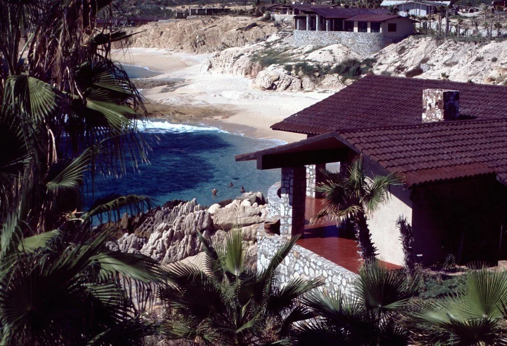 1975m-007_21288249678_l.jpg