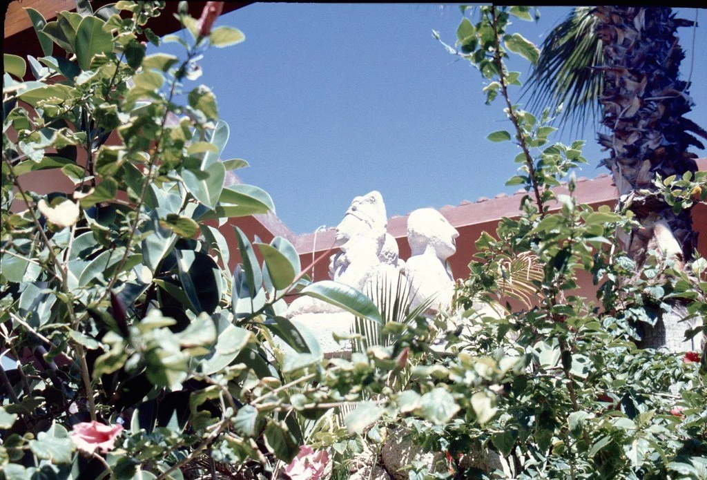 1975m-033_21465087742_l.jpg